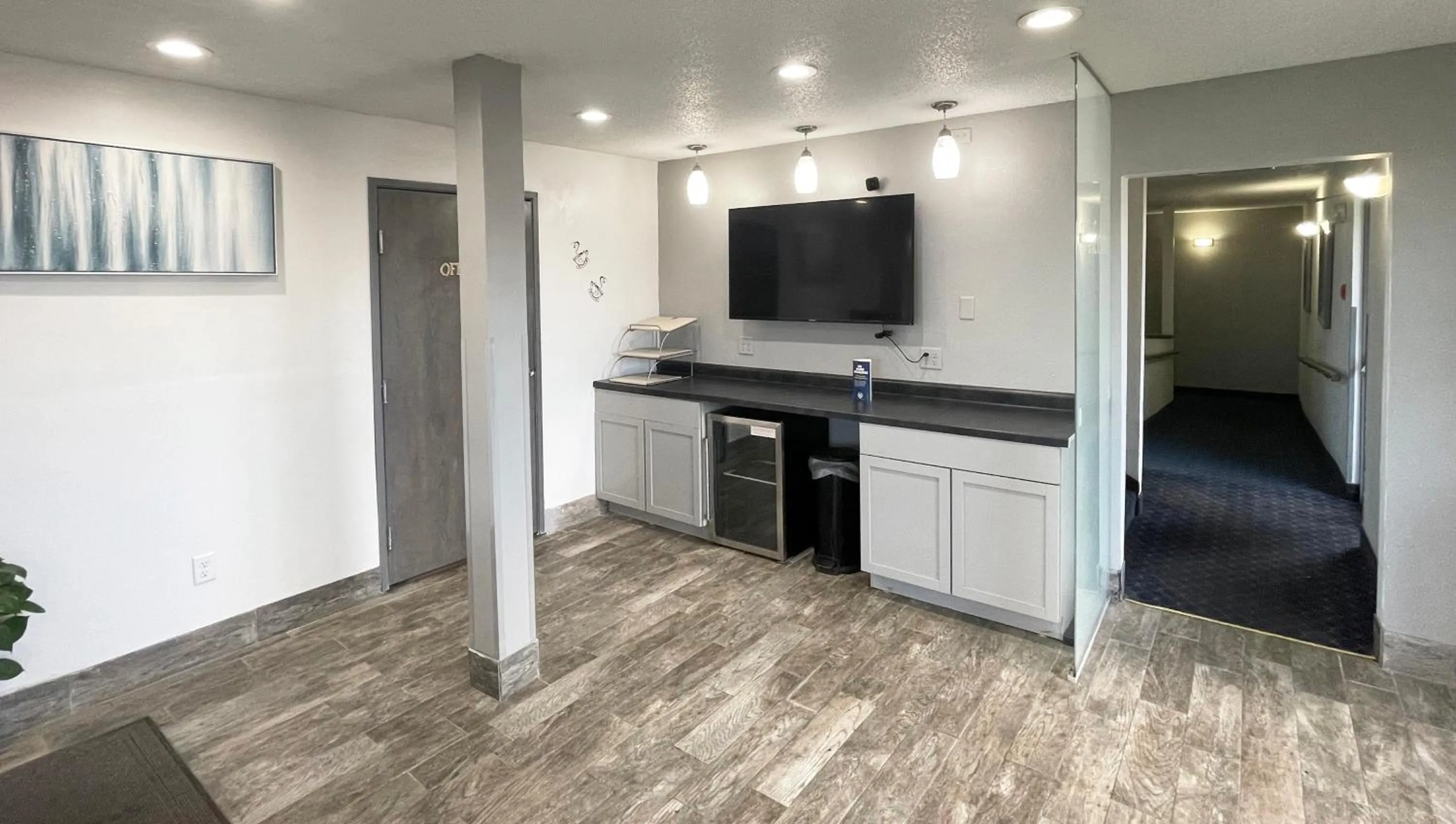 Breakfast in Magnuson Hotel Fort Wayne North - Coliseum