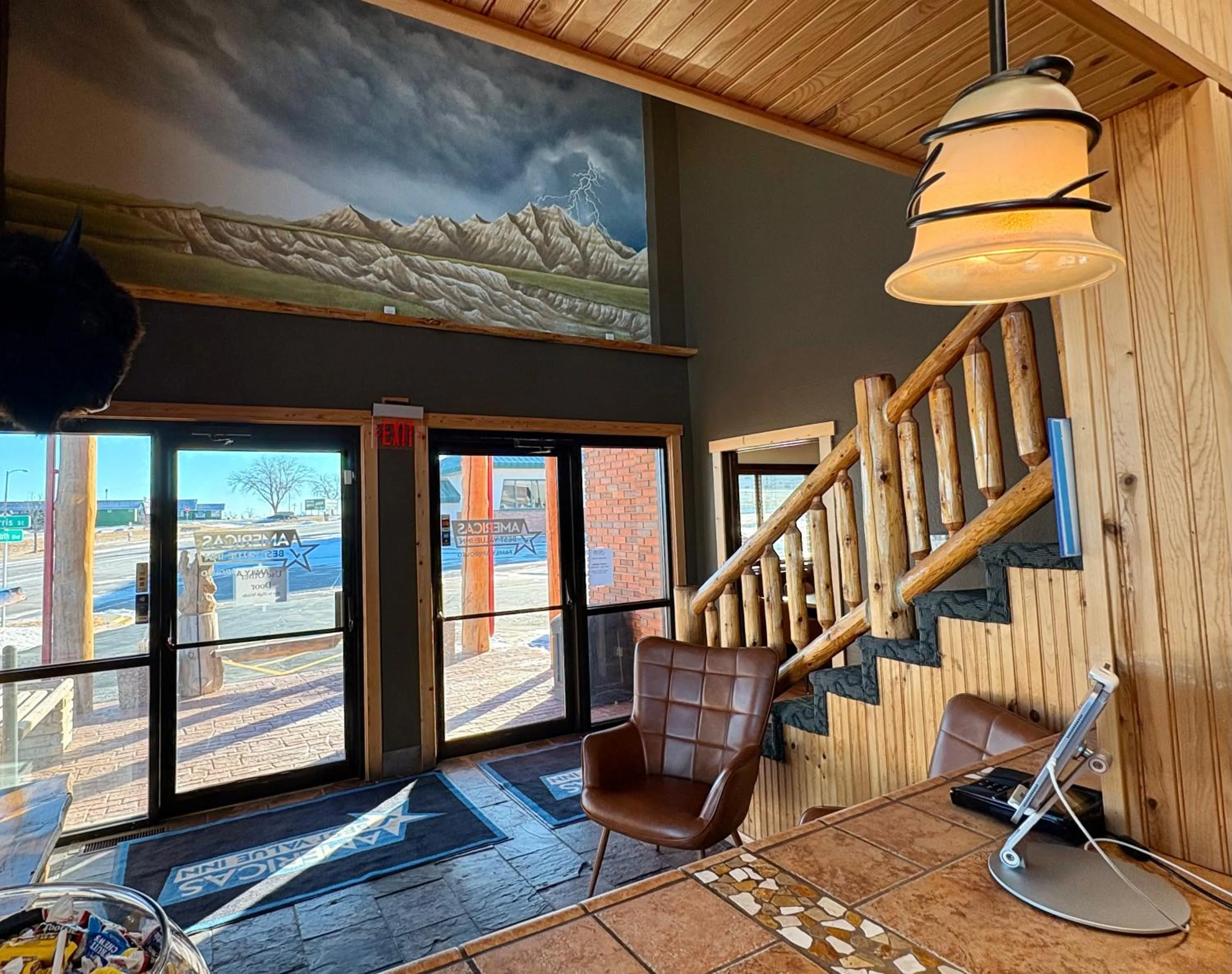 Property building in Americas Best Value Inn Wall