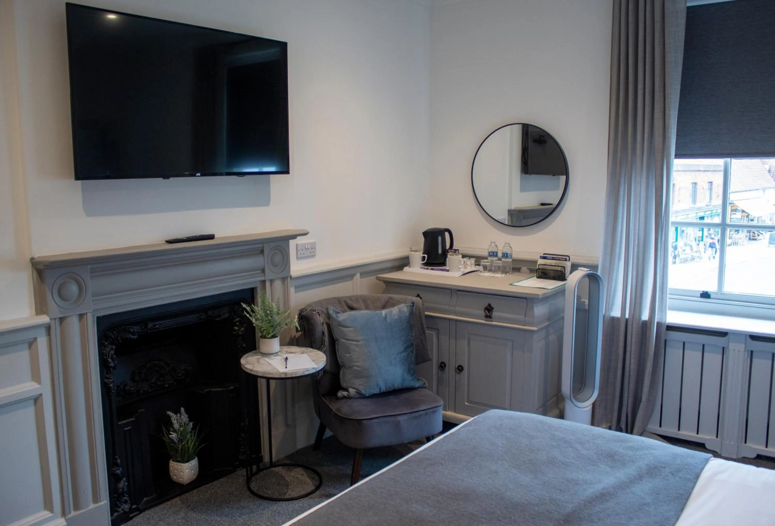 TV and multimedia, Bed in J.D.Young