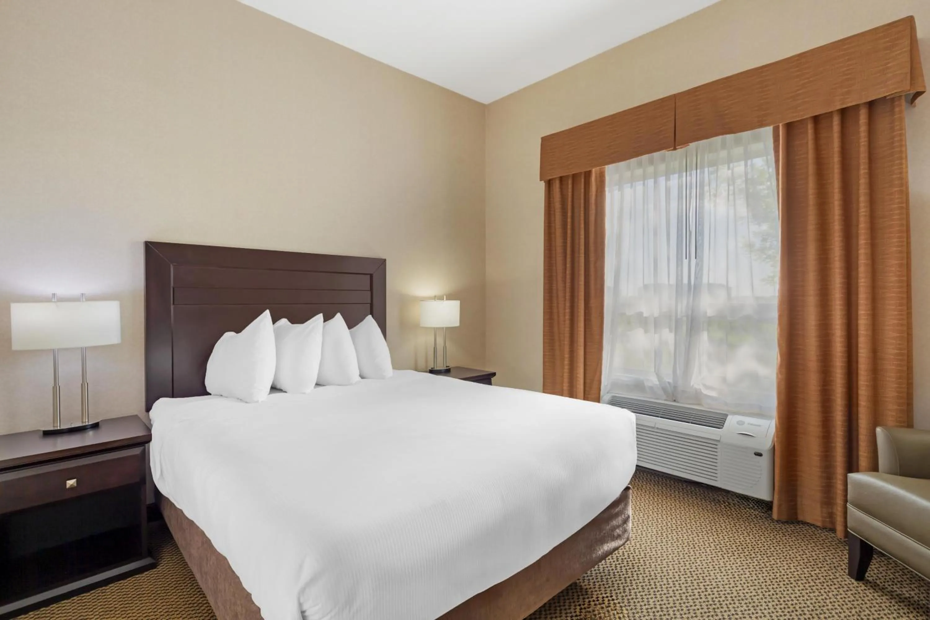 Photo of the whole room, Bed in Best Western Bonnyville Inn & Suites