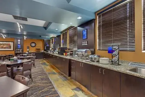 Best Western Bonnyville Inn & Suites Best Western Bonnyville Inn & Suites