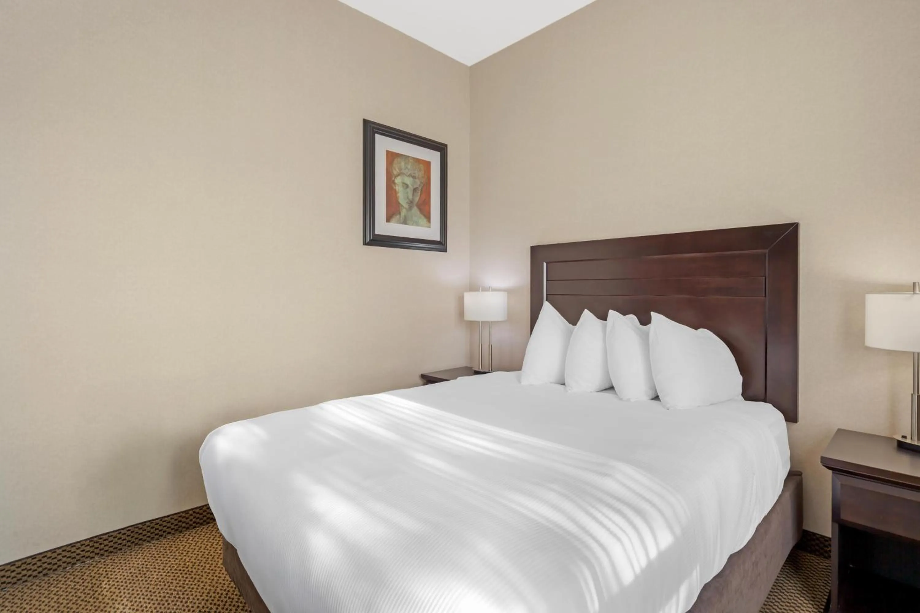 Photo of the whole room, Bed in Best Western Bonnyville Inn & Suites