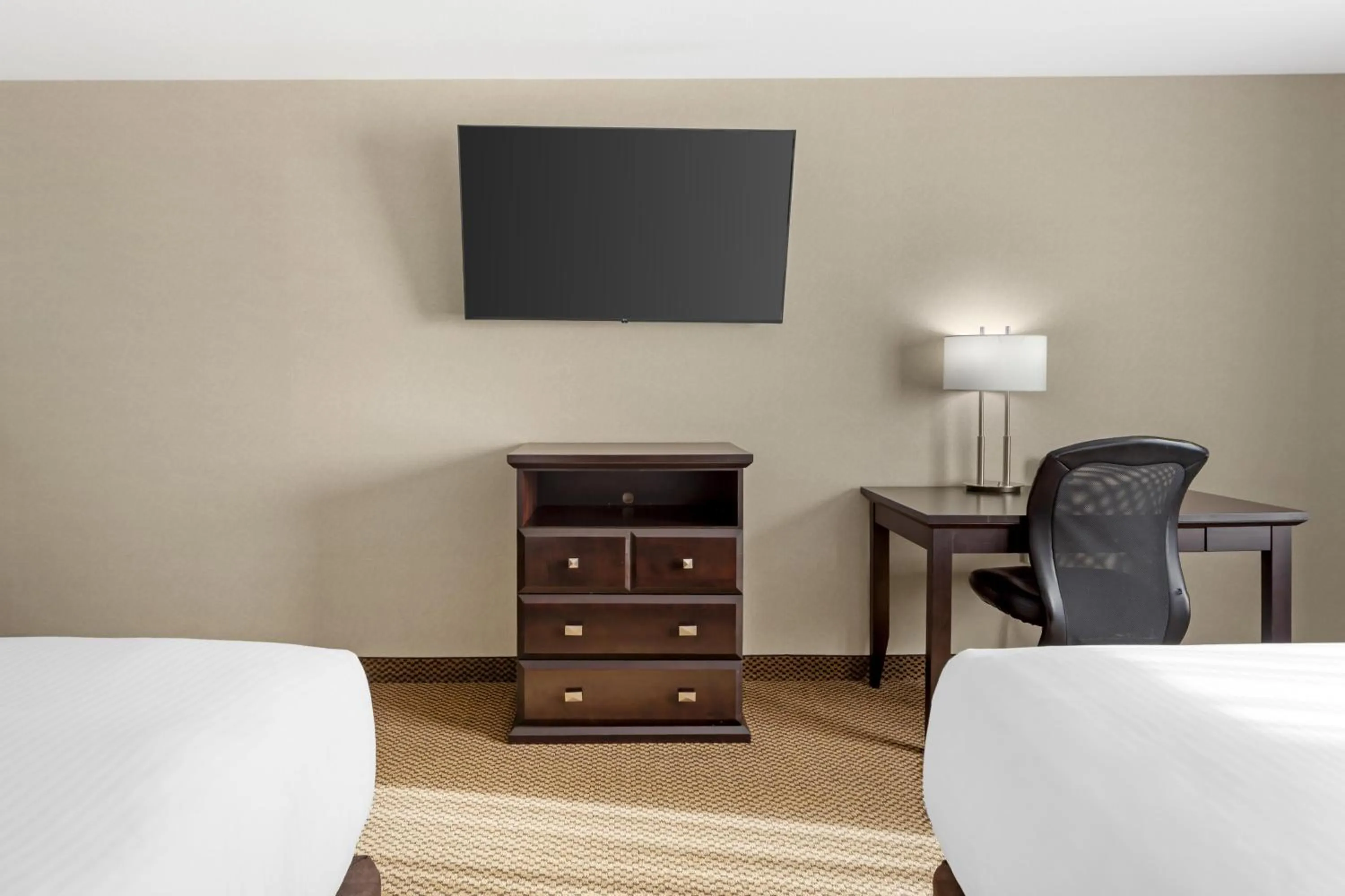 Bedroom, Bed in Best Western Bonnyville Inn & Suites