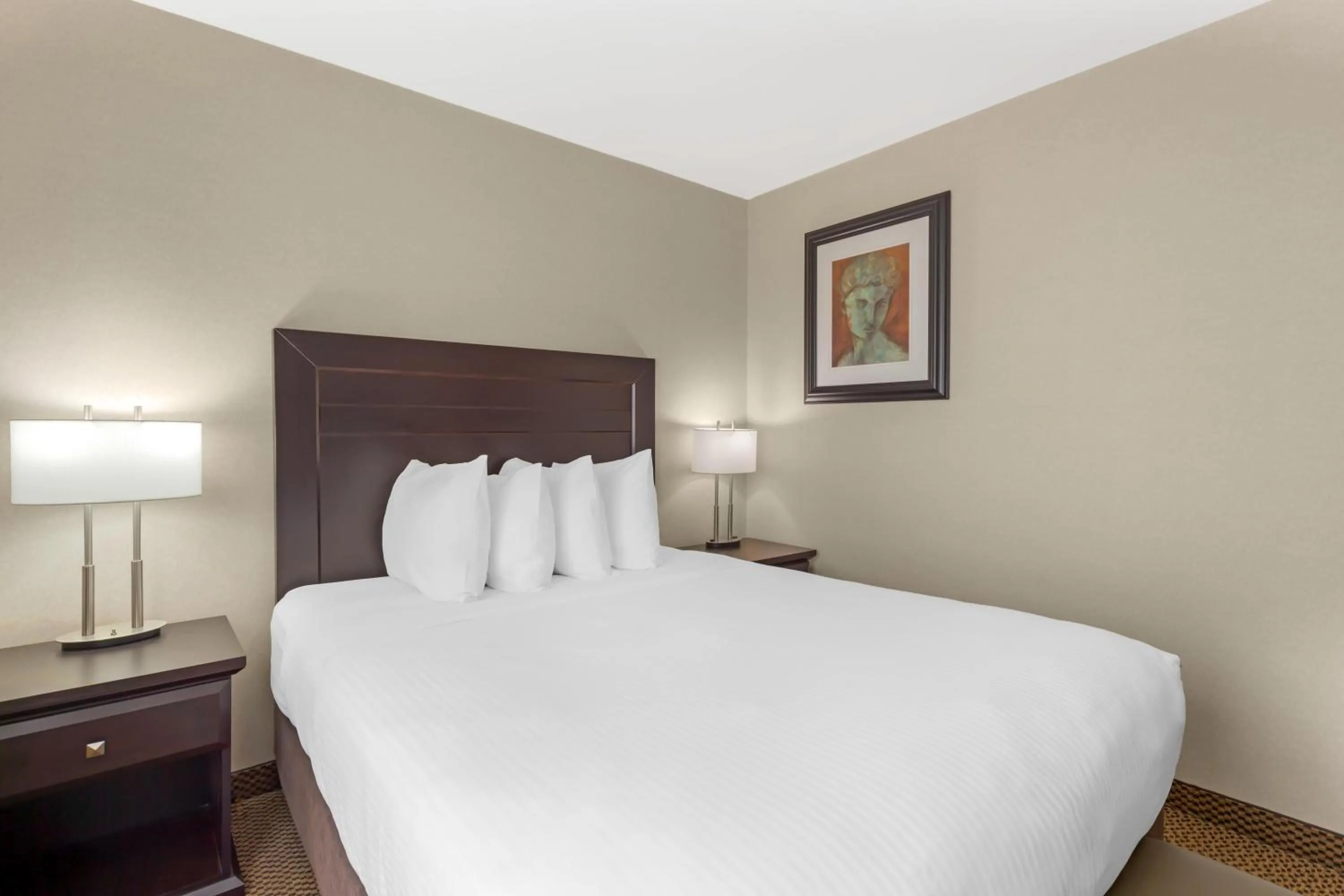 Photo of the whole room, Bed in Best Western Bonnyville Inn & Suites