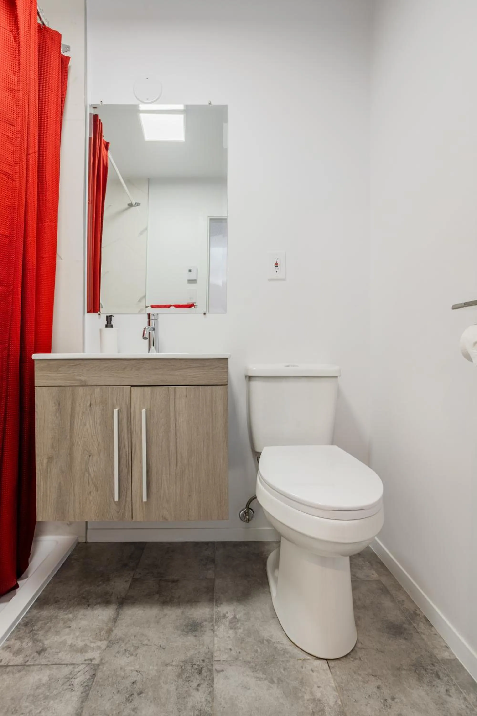 Bathroom in Motel Champlain