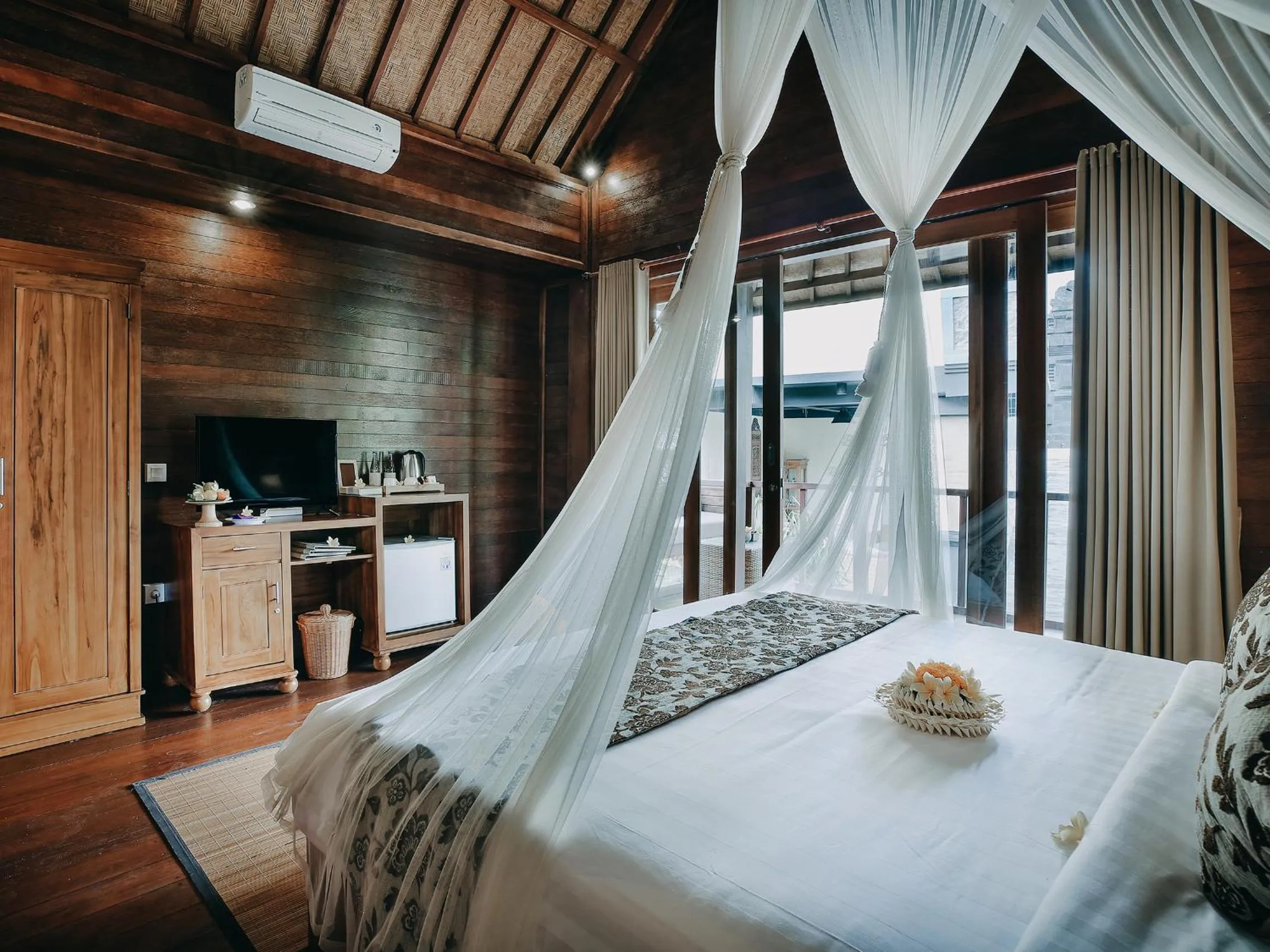 Bed in Bale Gede Lembongan
