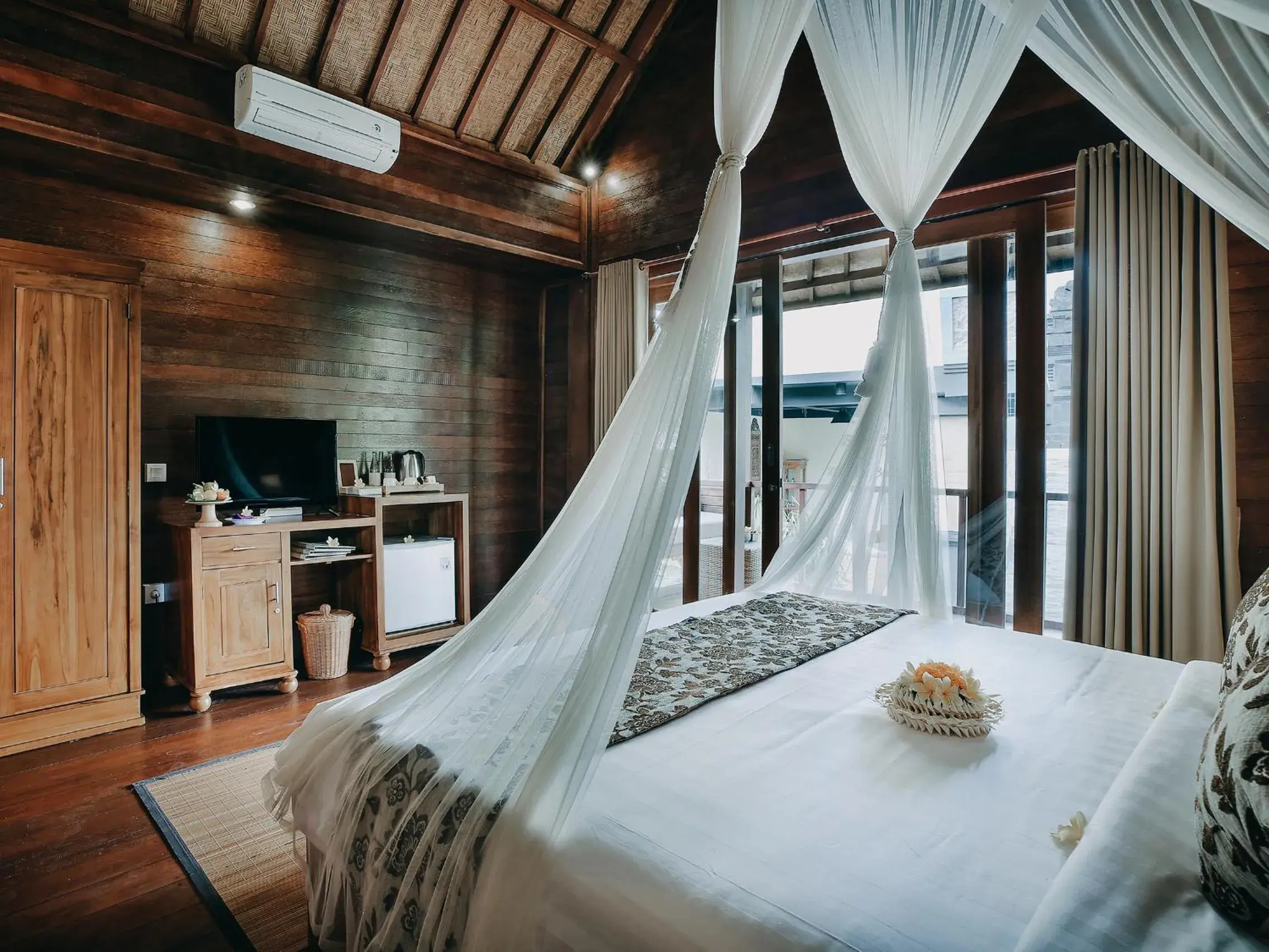 Deluxe double suite with balcony in Bale Gede Lembongan Deluxe double suite with balcony in Bale Gede Lembongan
