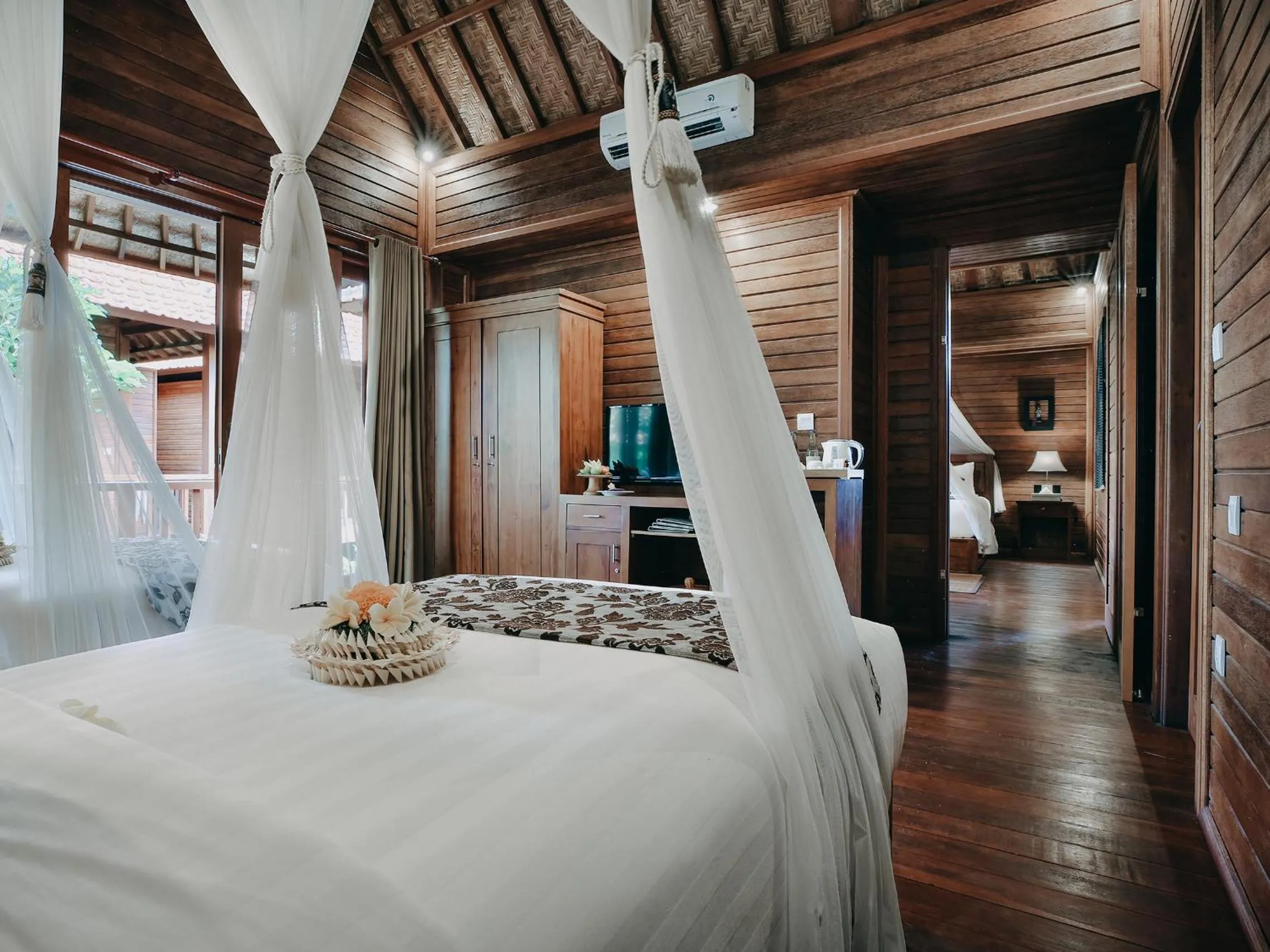 Bed in Bale Gede Lembongan