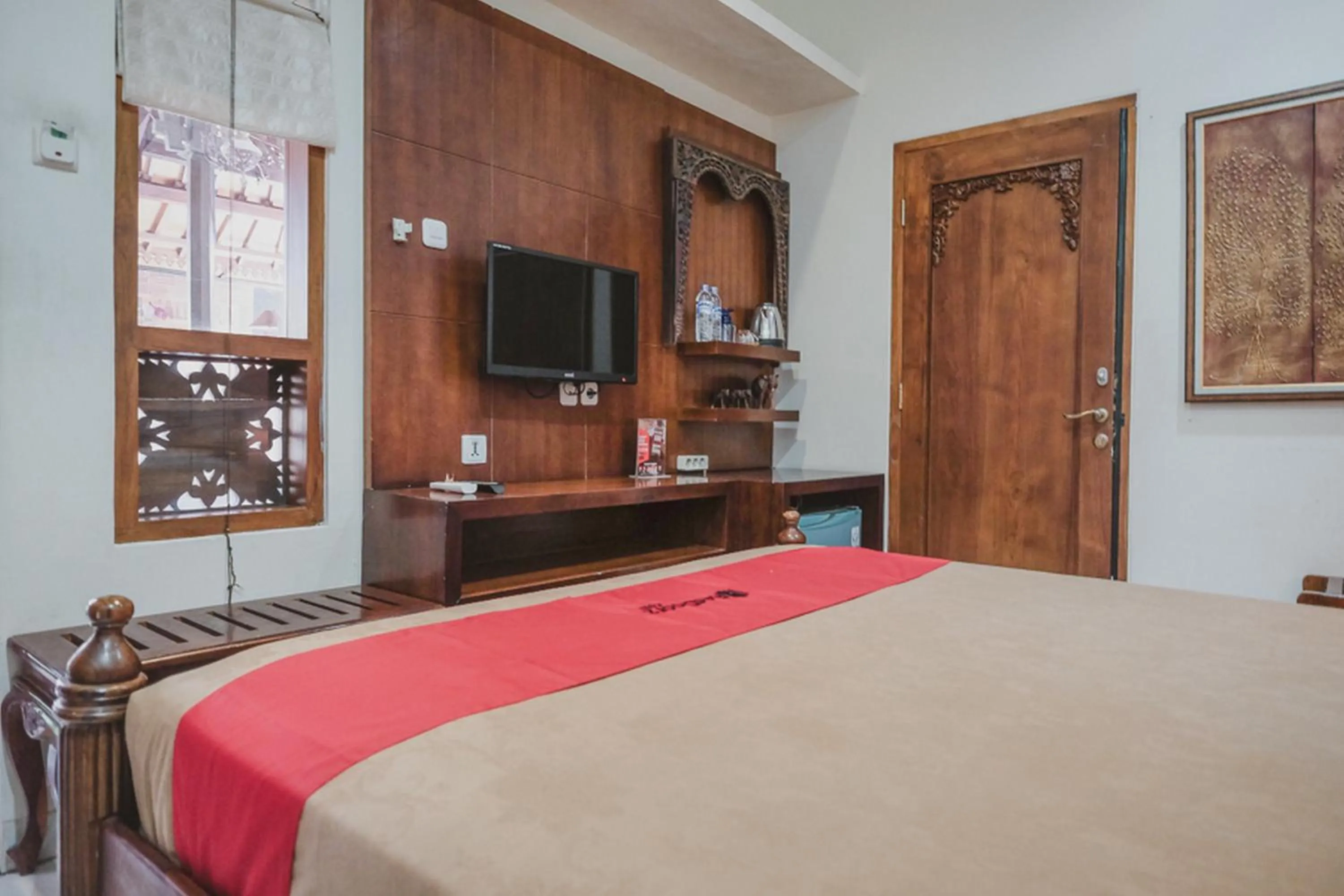 Bed in RedDoorz near Galeria Mall 2