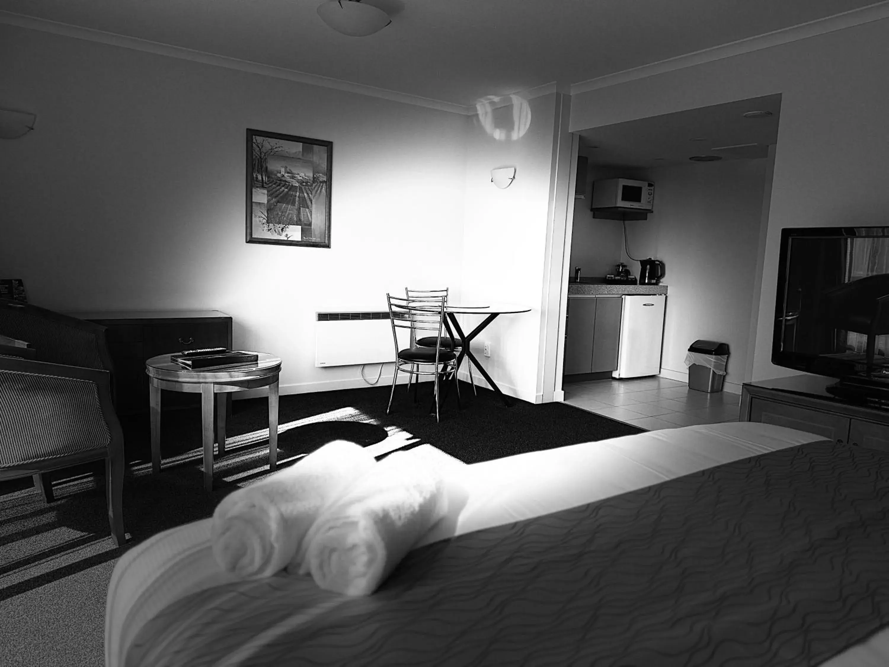 Bed in Admirals Motor Inn Bed in Admirals Motor Inn