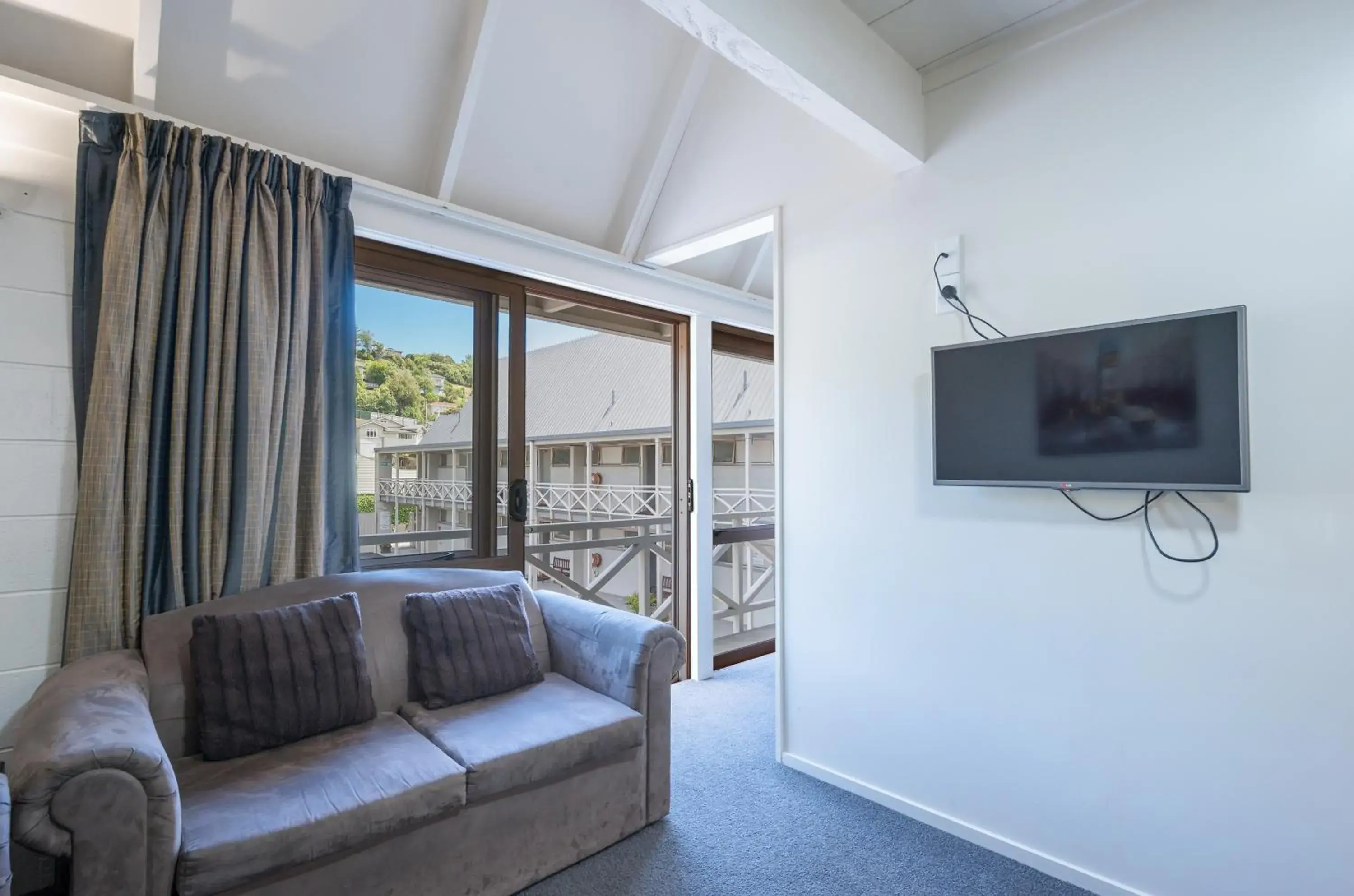 Lounge or bar in Admirals Motor Inn Lounge or bar in Admirals Motor Inn