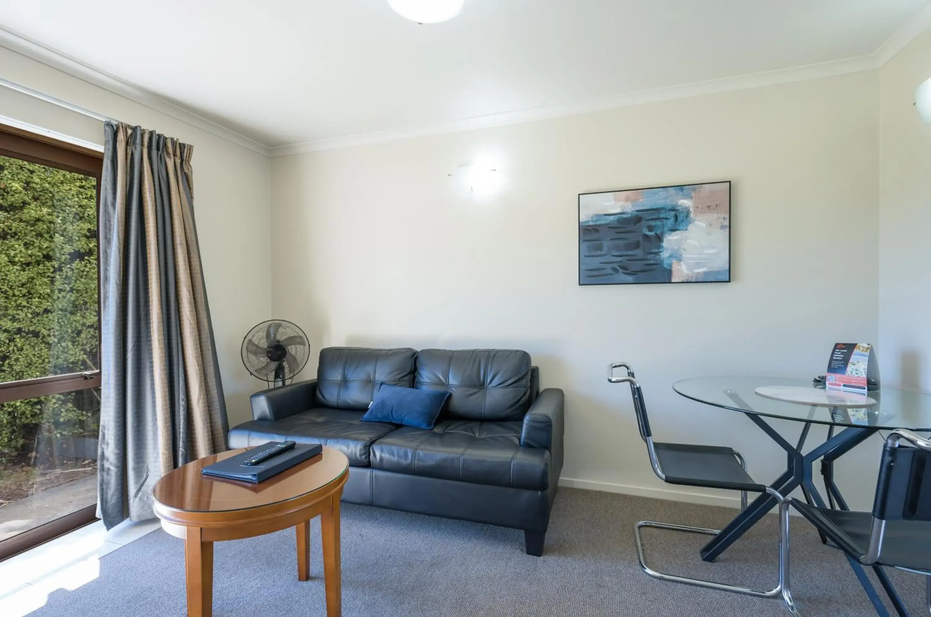 Lounge or bar in Admirals Motor Inn Lounge or bar in Admirals Motor Inn