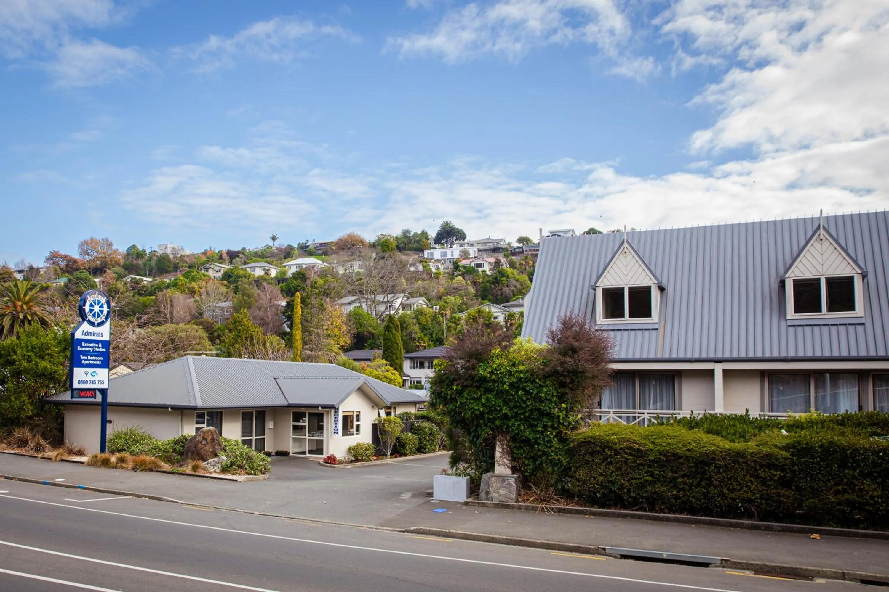 Property building in Admirals Motor Inn