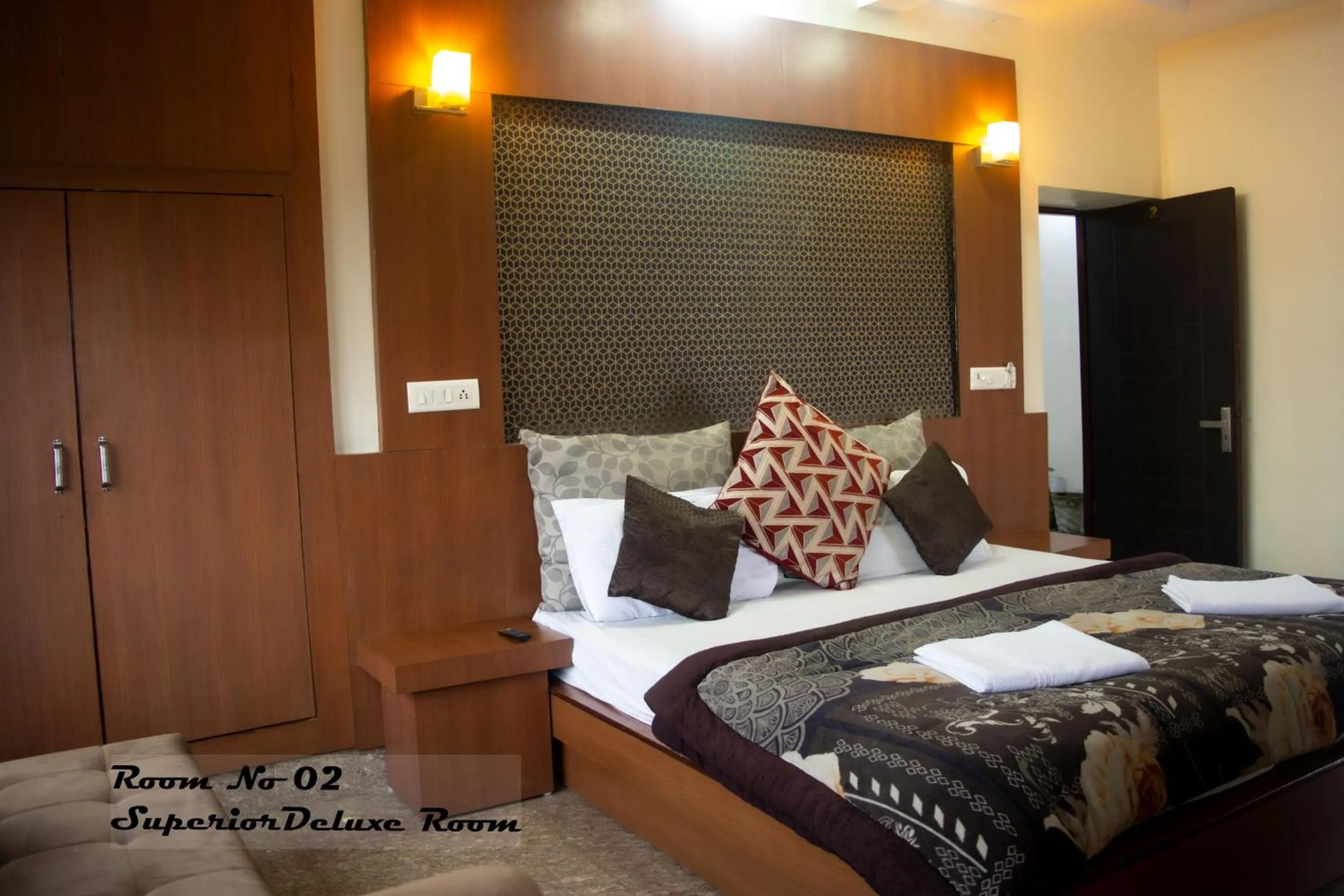 Bed in Hotel Ganga Basin