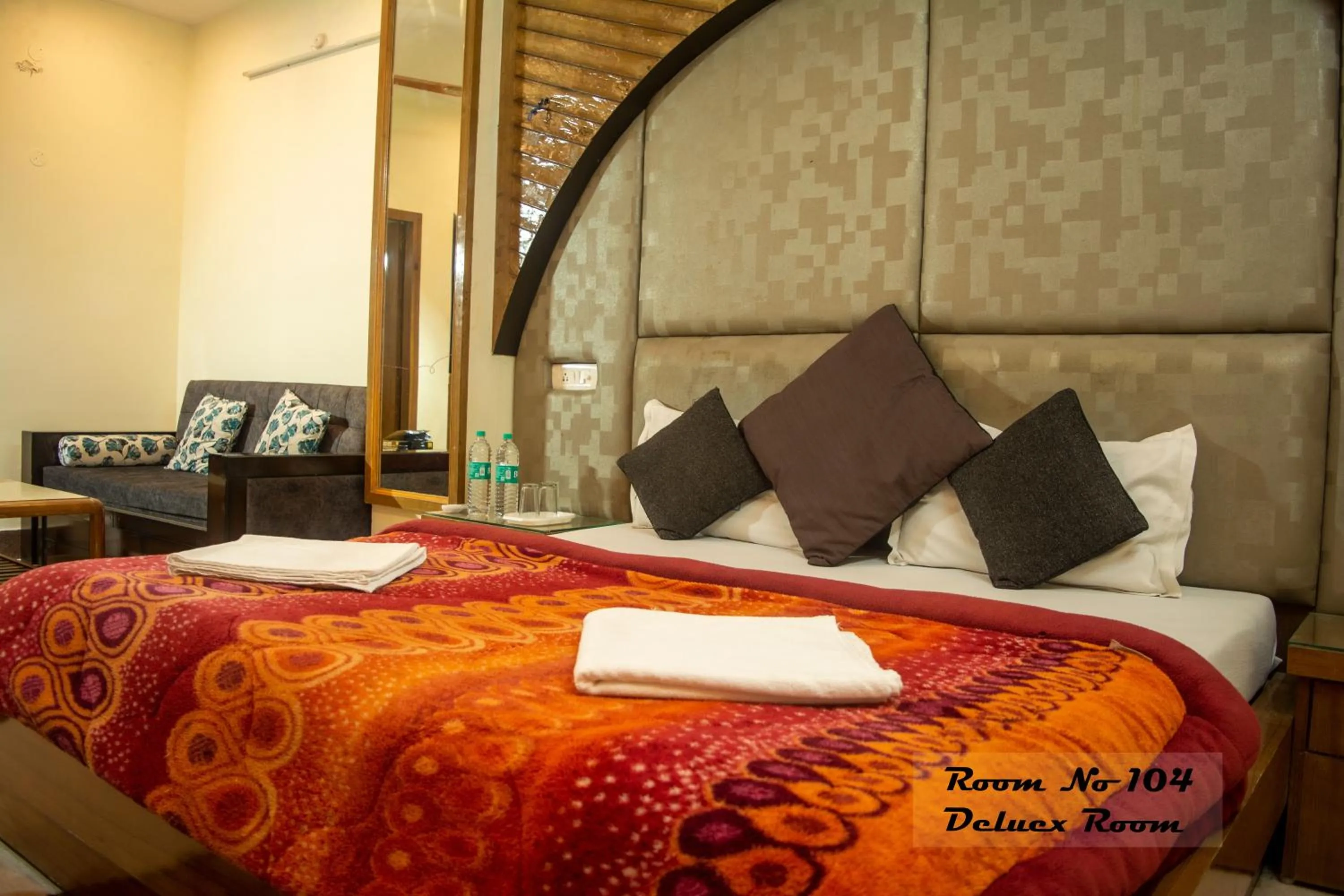 Bed in Hotel Ganga Basin