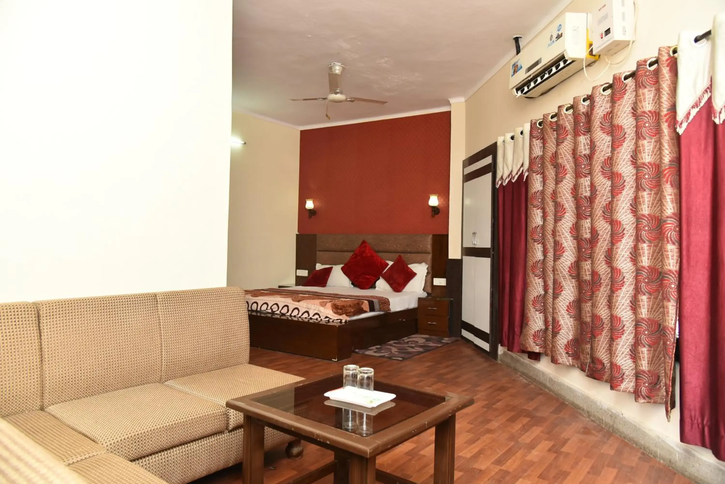 Bed in Hotel Ganga Basin Bed in Hotel Ganga Basin