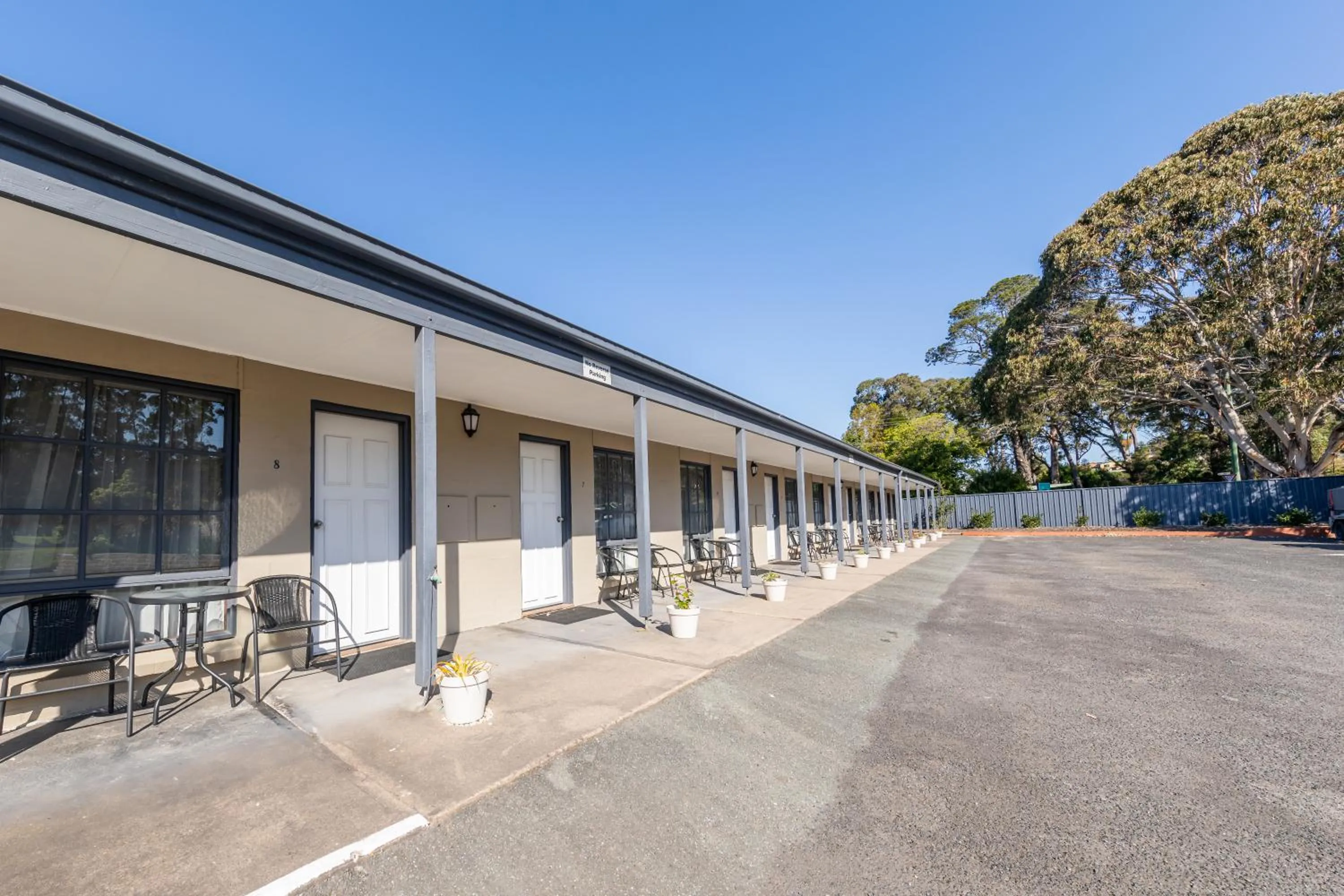 Inner courtyard view in Coachman's Eden