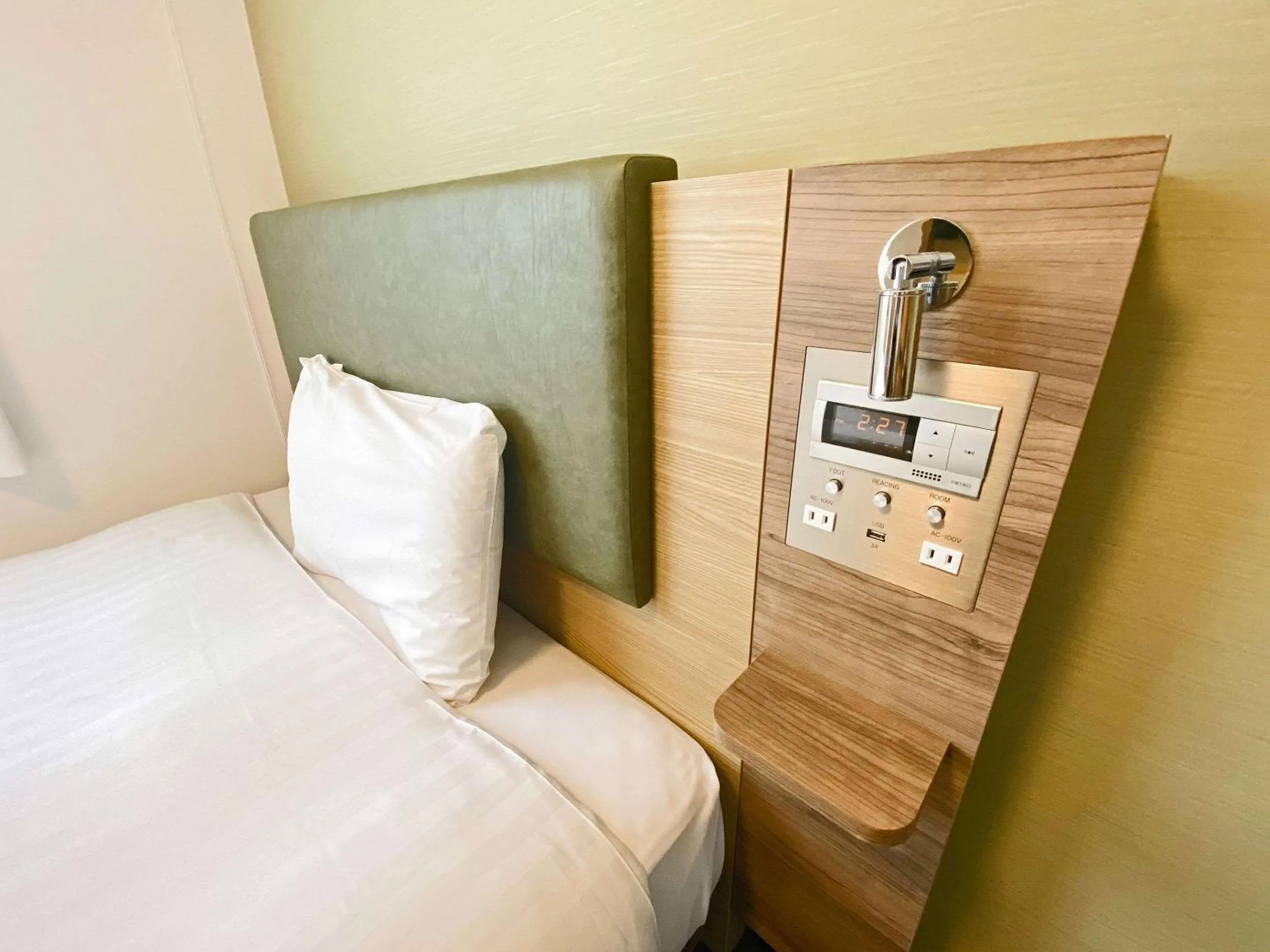 Bedroom, Bed in Comfort Hotel Sapporo Susukino