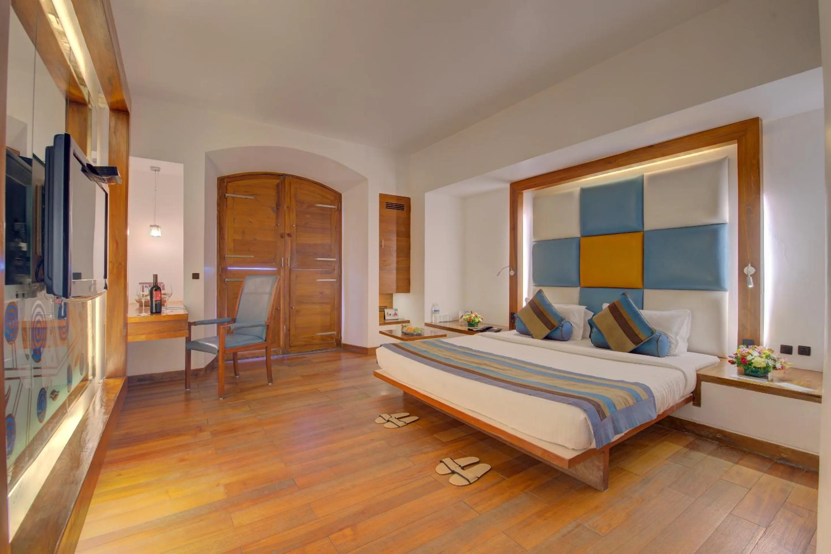 Photo of the whole room, Bed in The Promenade