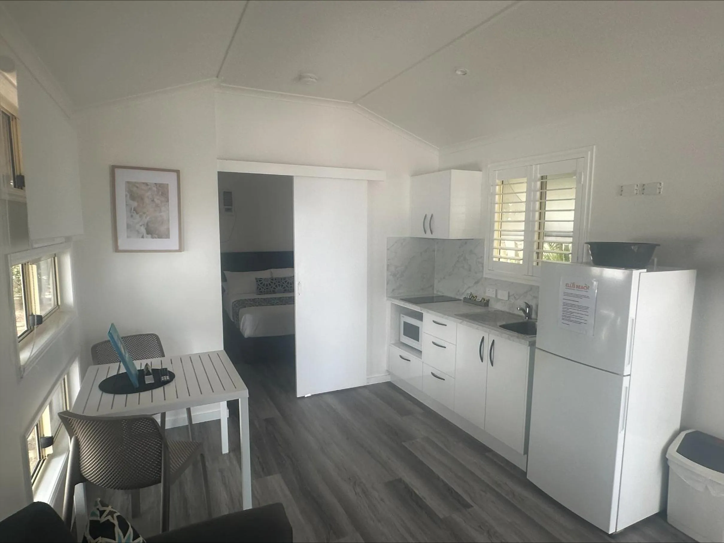 Kitchen or kitchenette in Ellis Beach Oceanfront Holiday Park