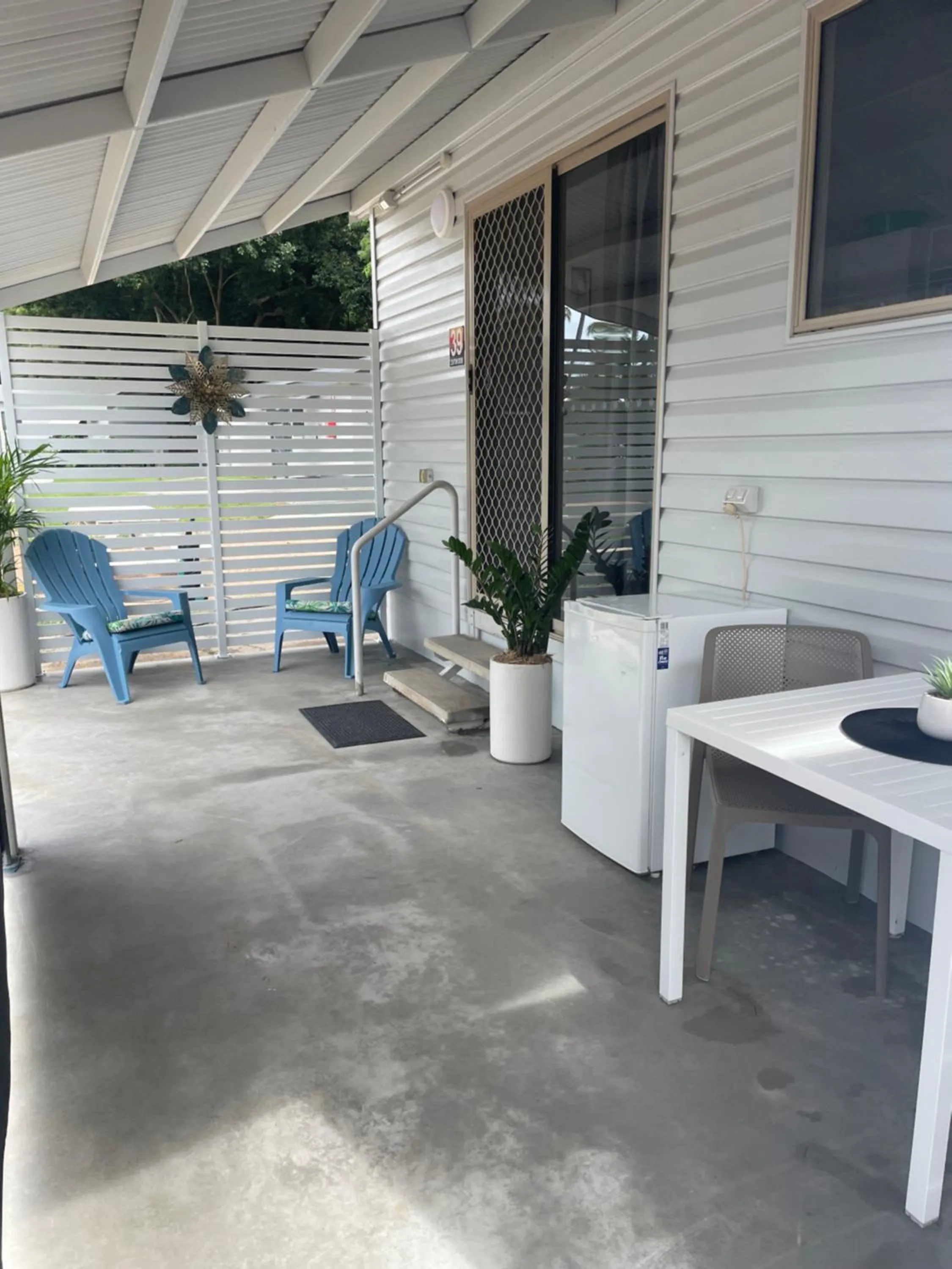 Patio in Ellis Beach Oceanfront Holiday Park