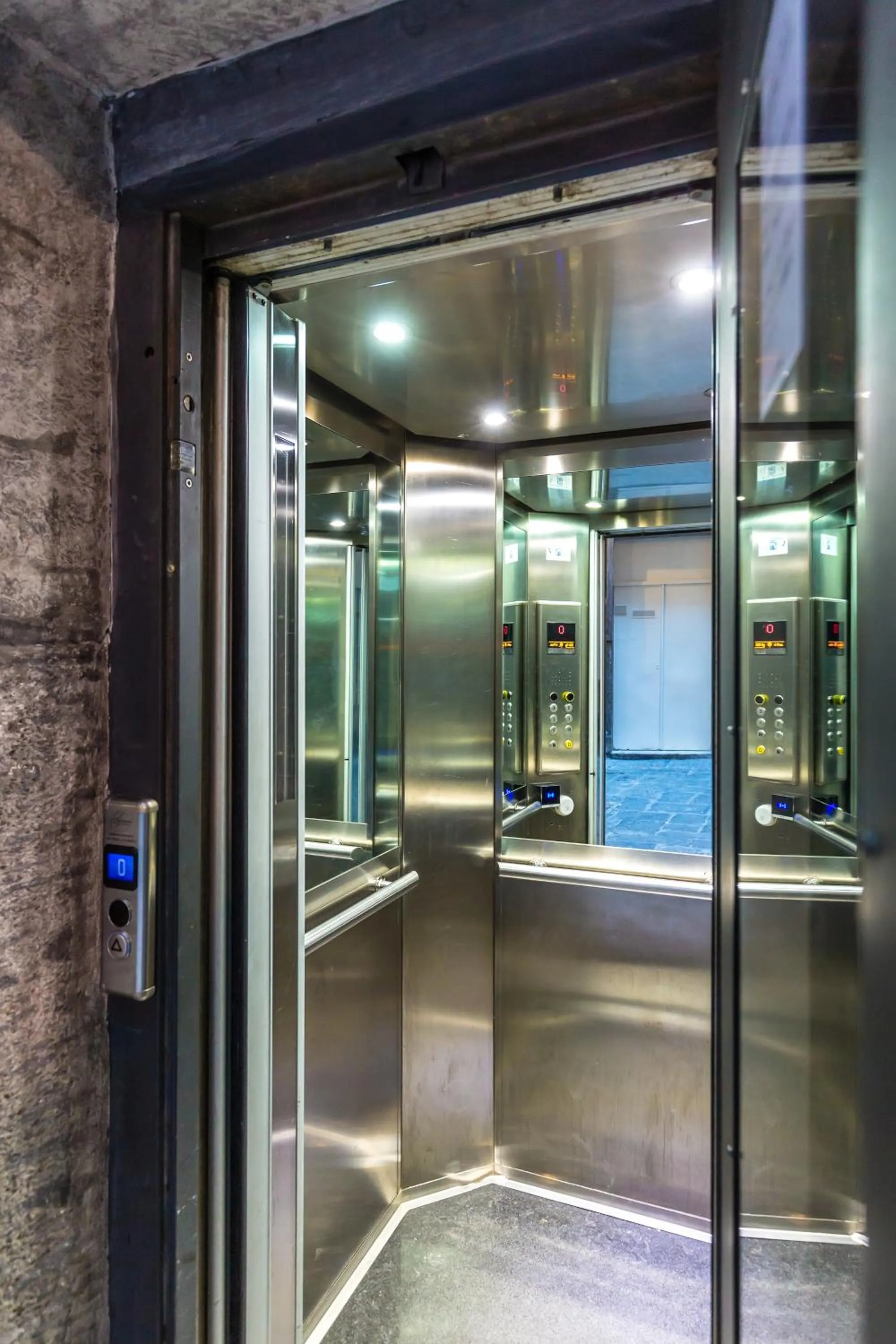 elevator in Dimora Doria d'Angri