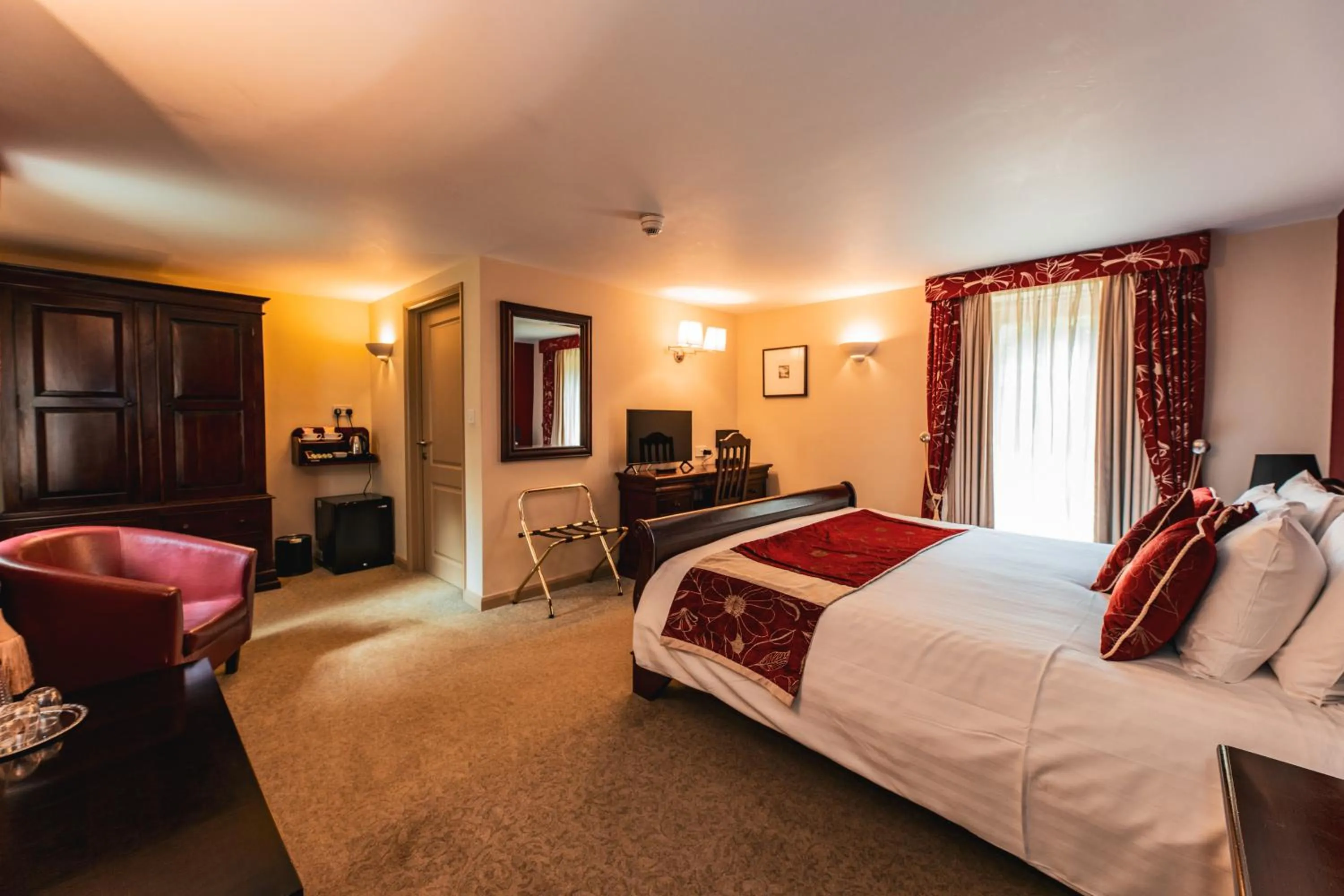 Photo of the whole room, Bed in The Auberge