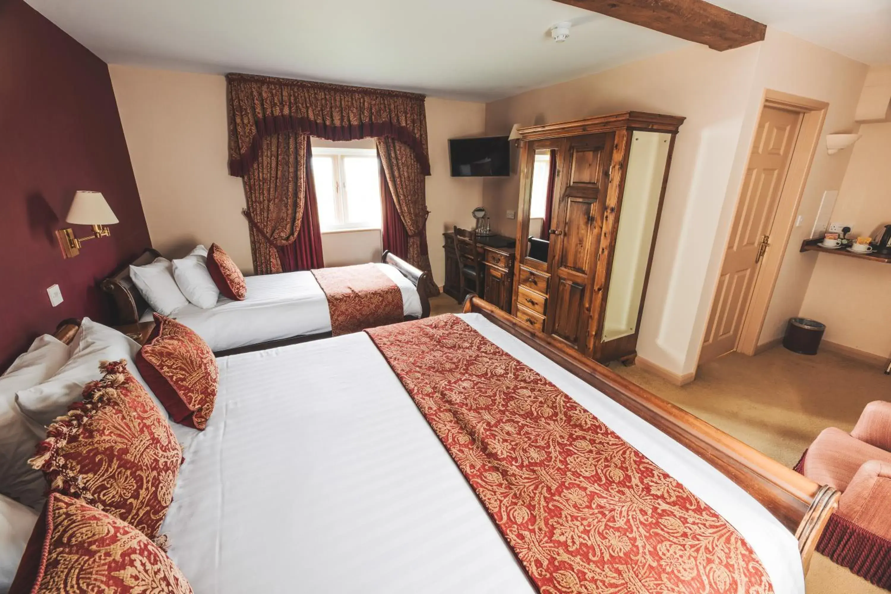 Triple Room in The Auberge Triple Room in The Auberge