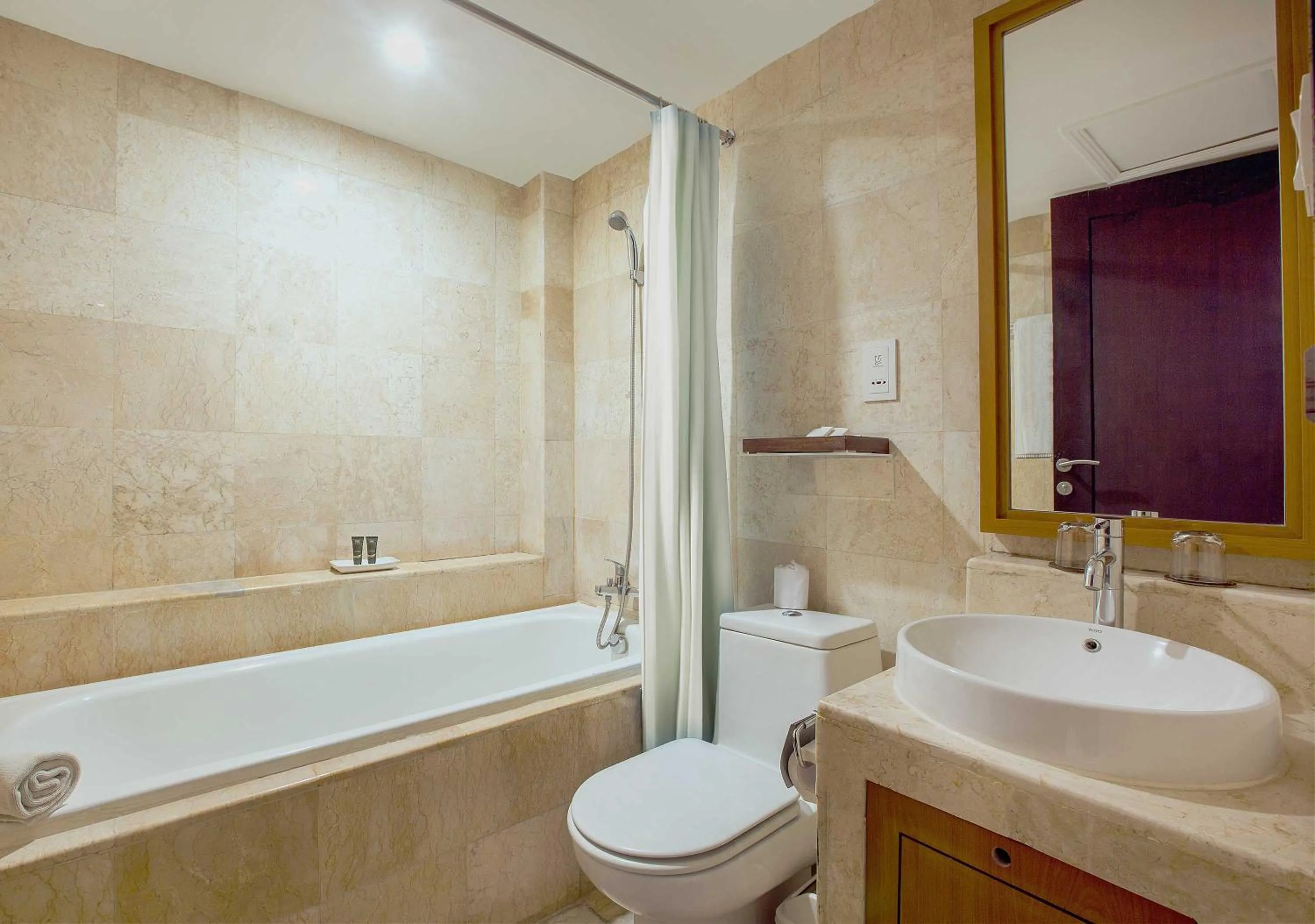 Shower in Royal Regantris Kuta