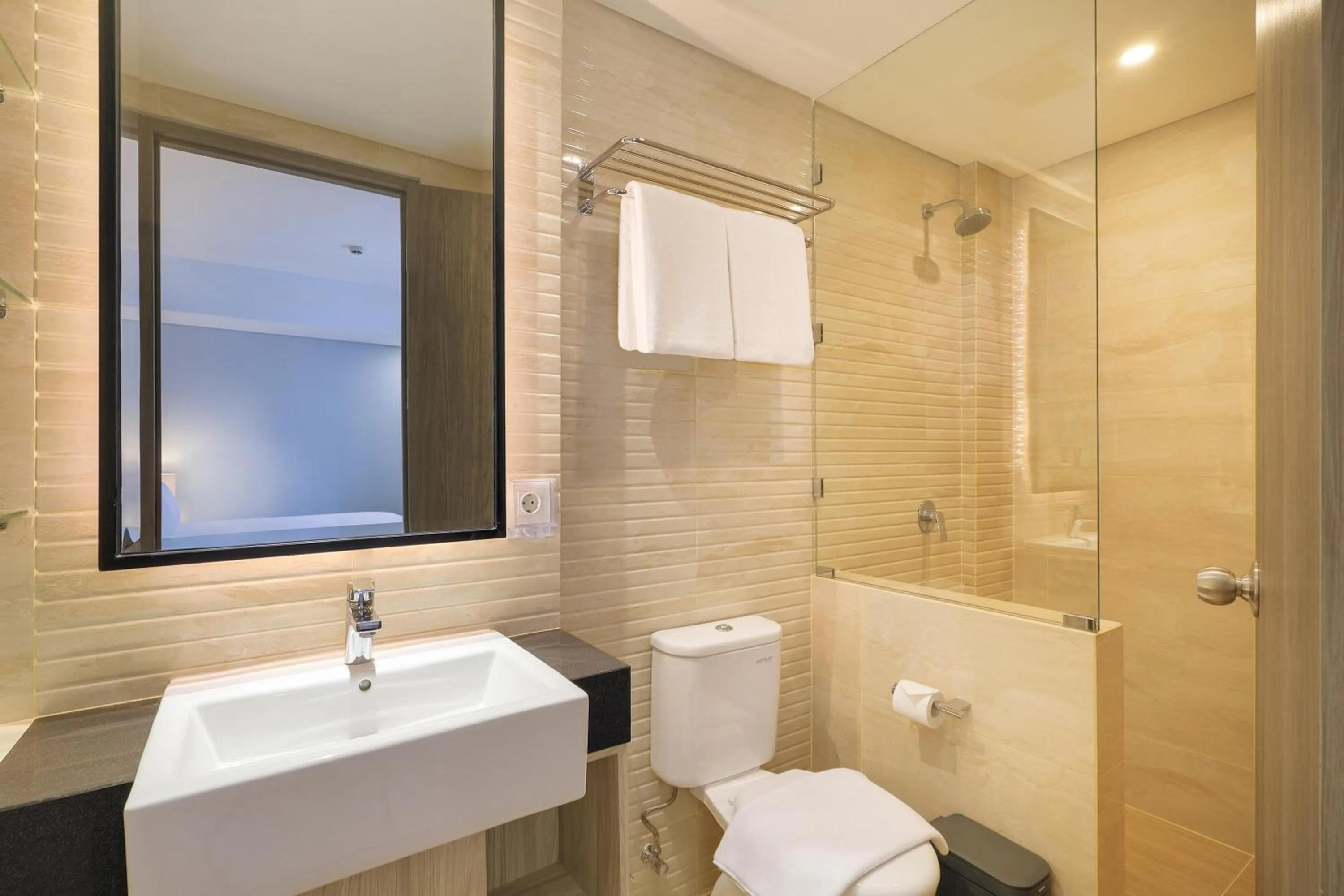 Shower in Royal Regantris Kuta