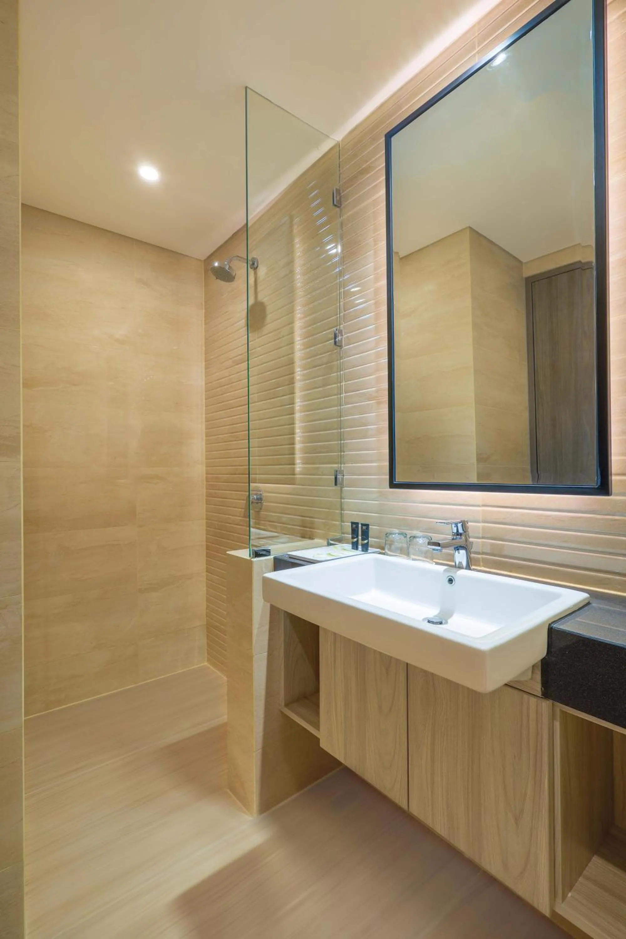 Shower in Royal Regantris Kuta