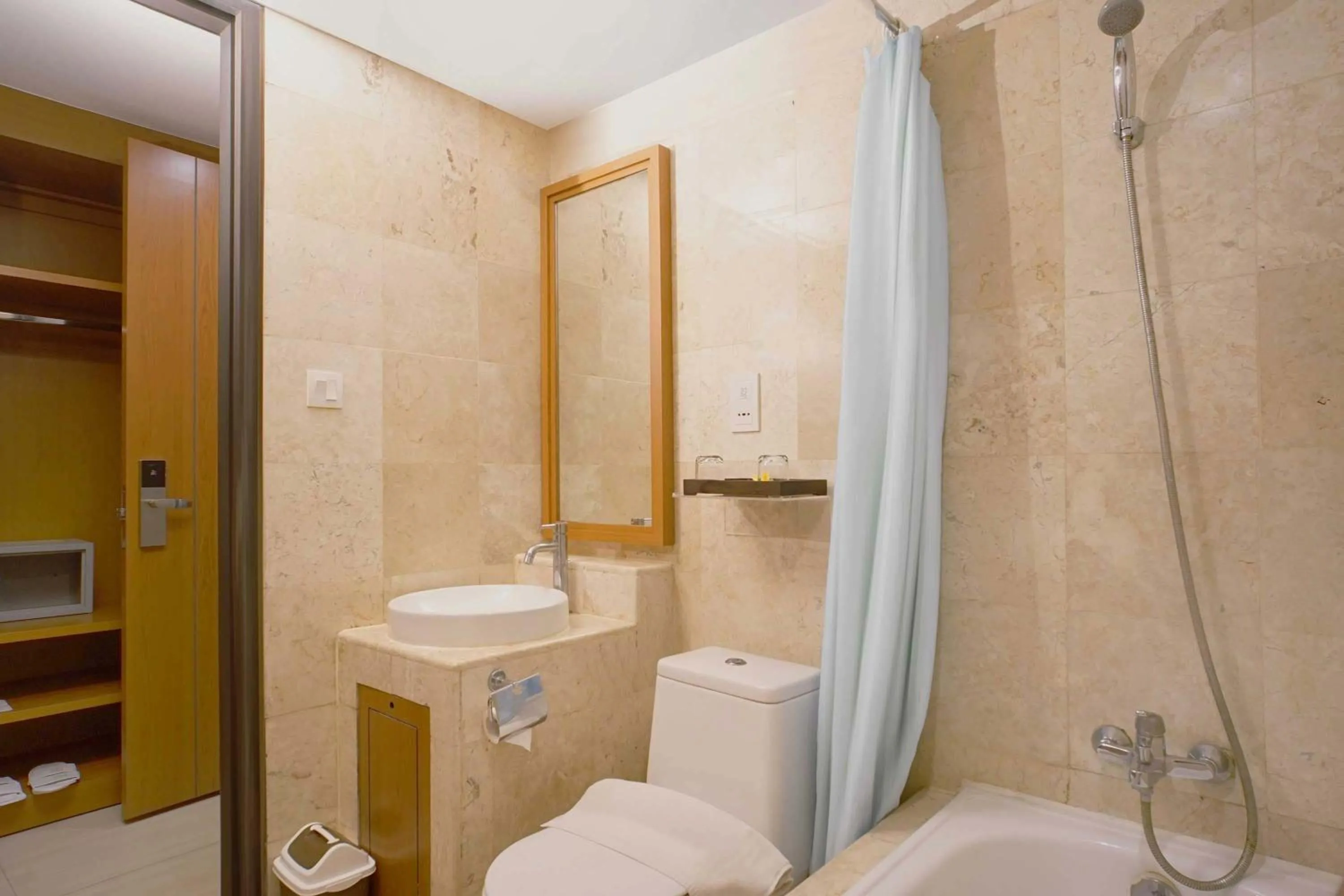 Toilet in Royal Regantris Kuta