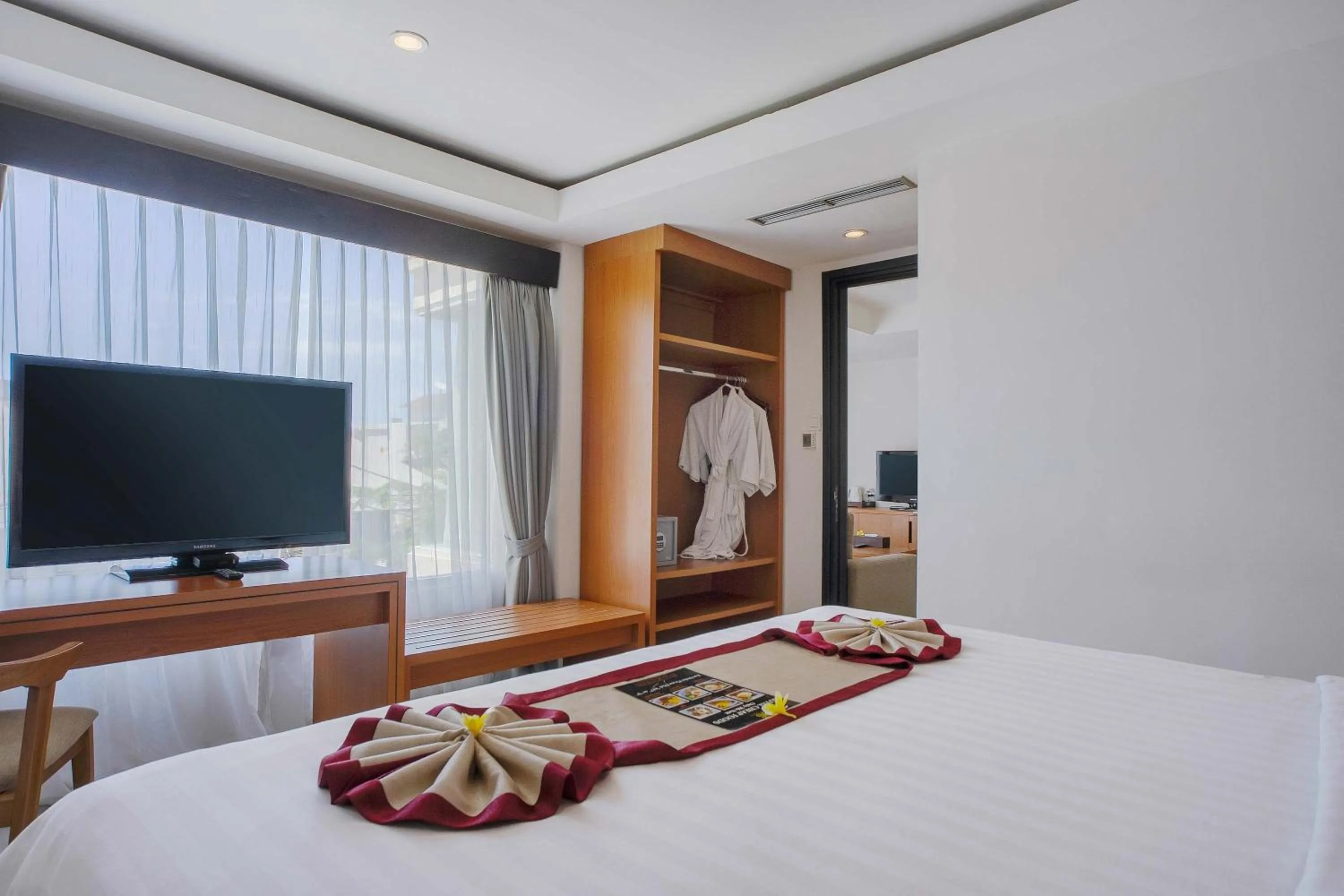 Bed in Royal Regantris Kuta