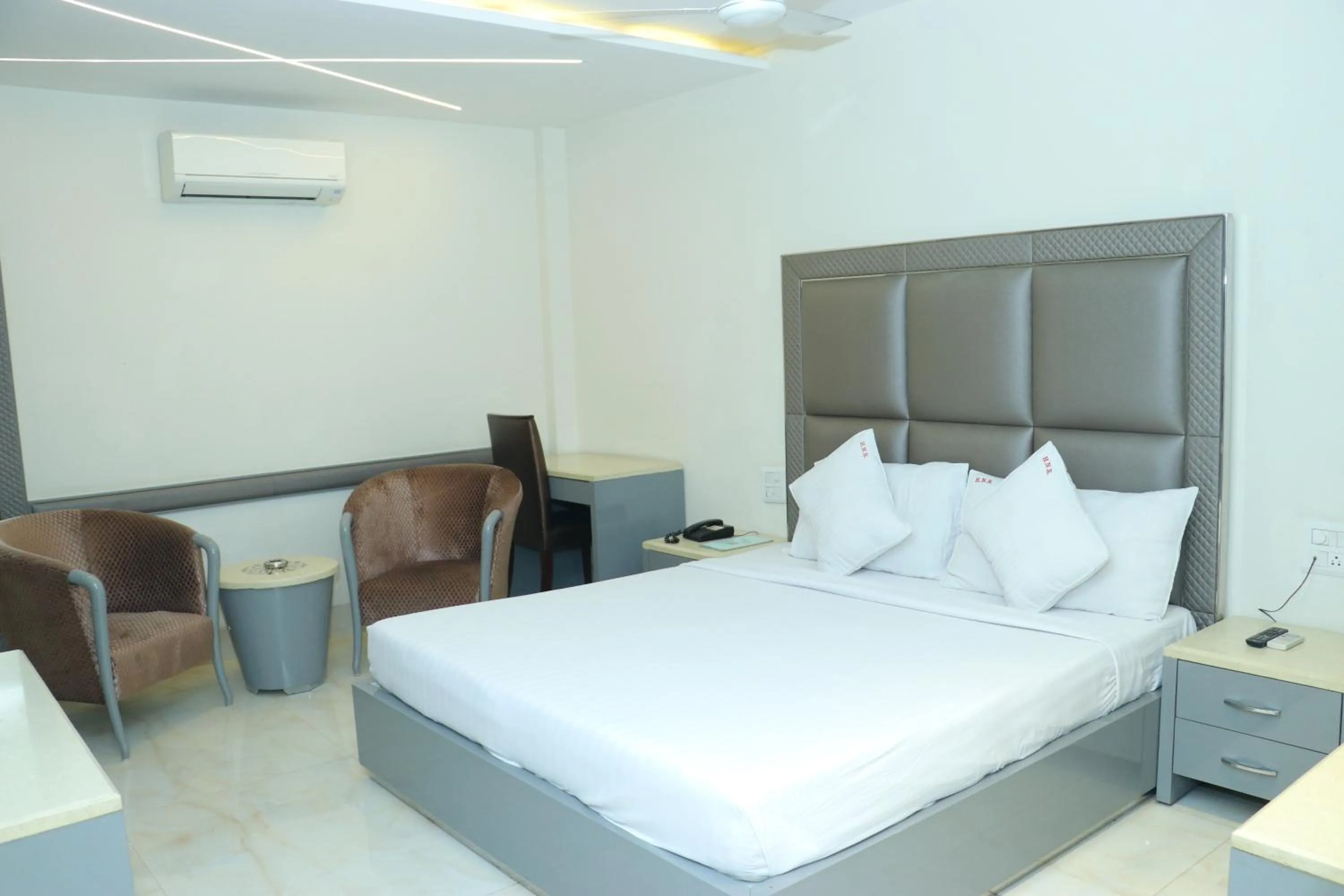 Bedroom in Nagpal Regency