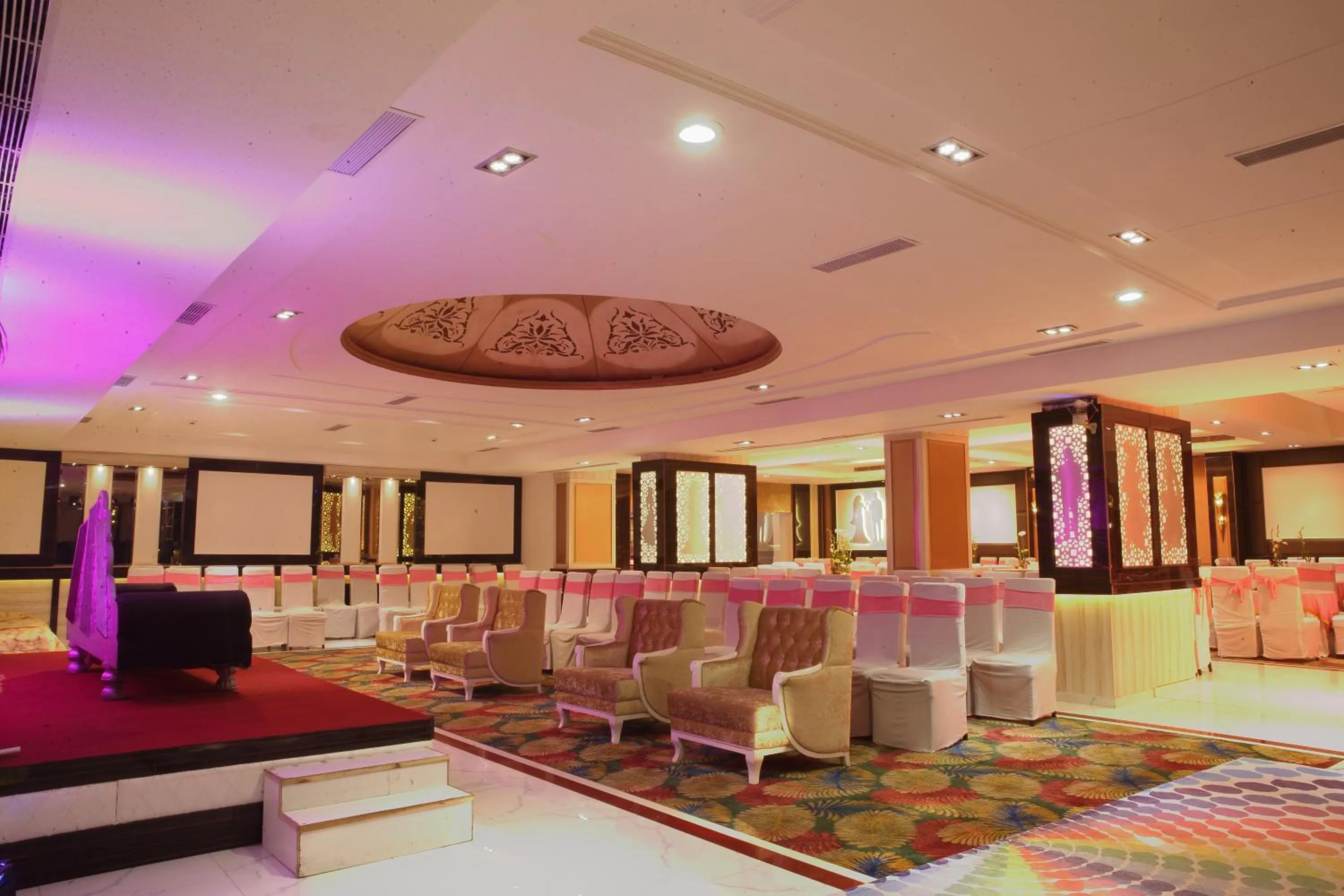 Banquet/Function facilities in Nagpal Regency