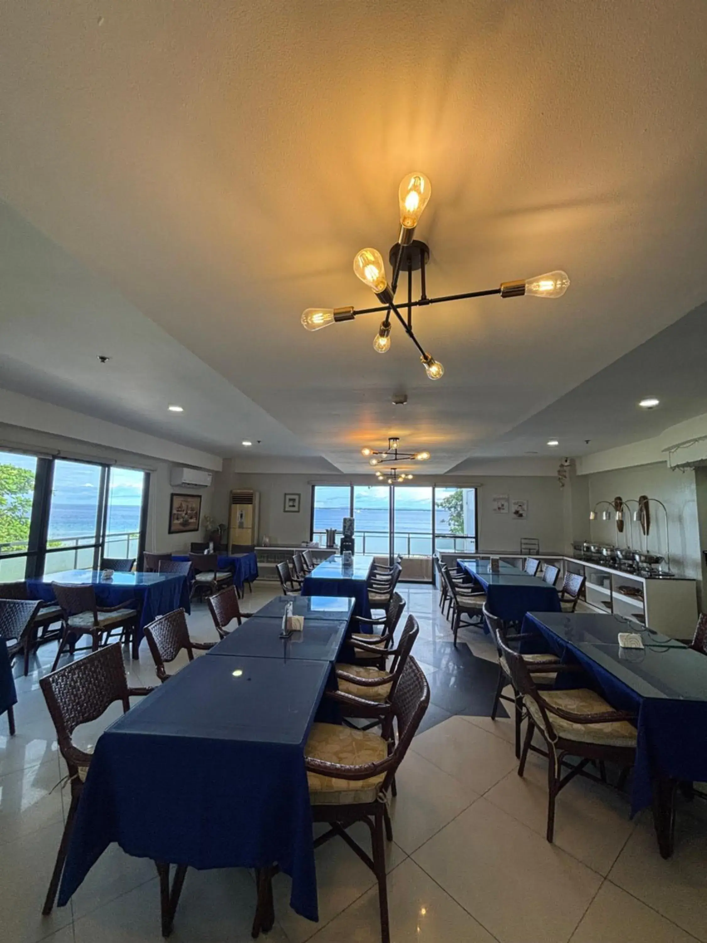 Restaurant/places to eat in Palmbeach Resort & Spa Mactan, Cebu Restaurant/places to eat in Palmbeach Resort & Spa Mactan, Cebu