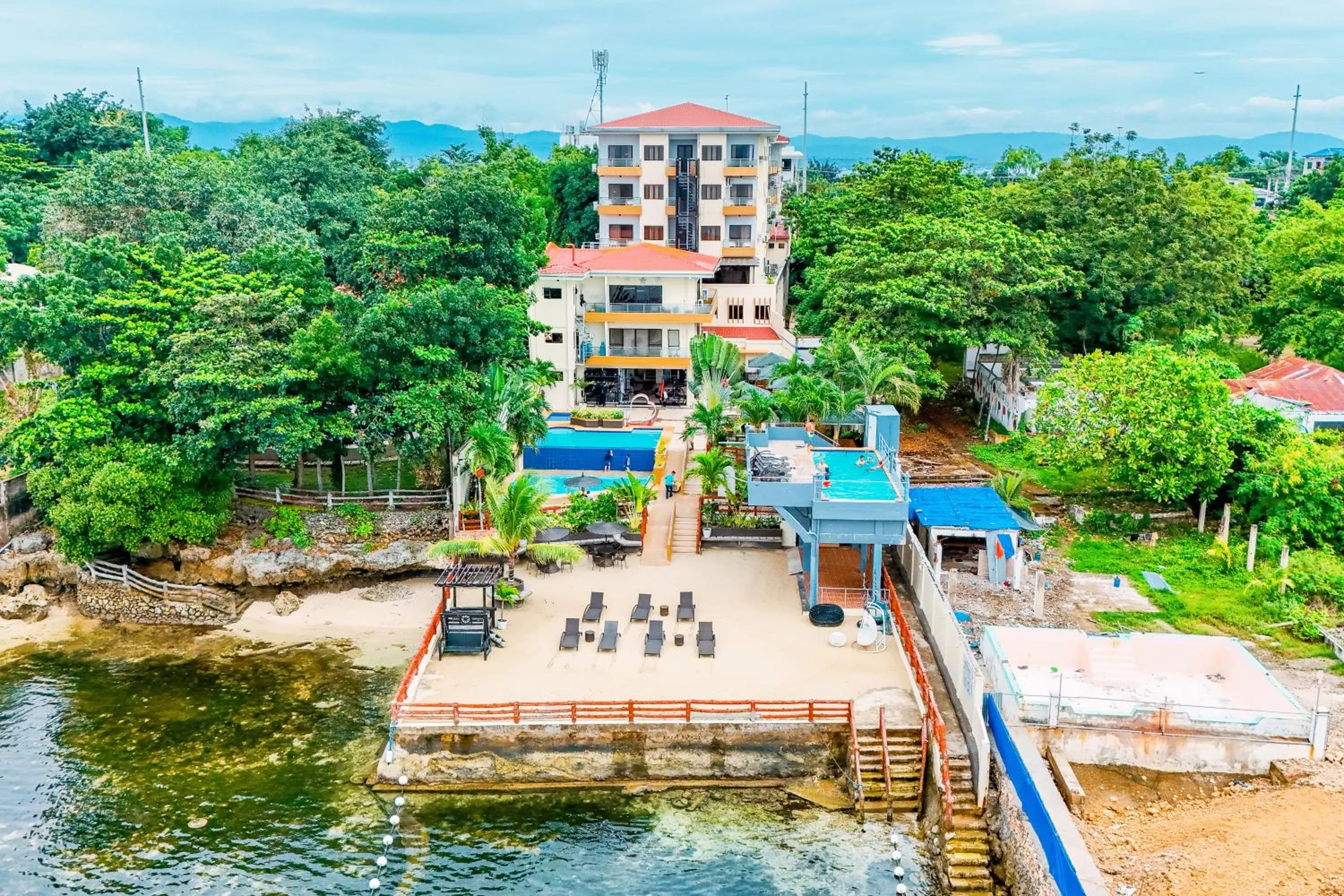 Palmbeach Resort & Spa Mactan, Cebu