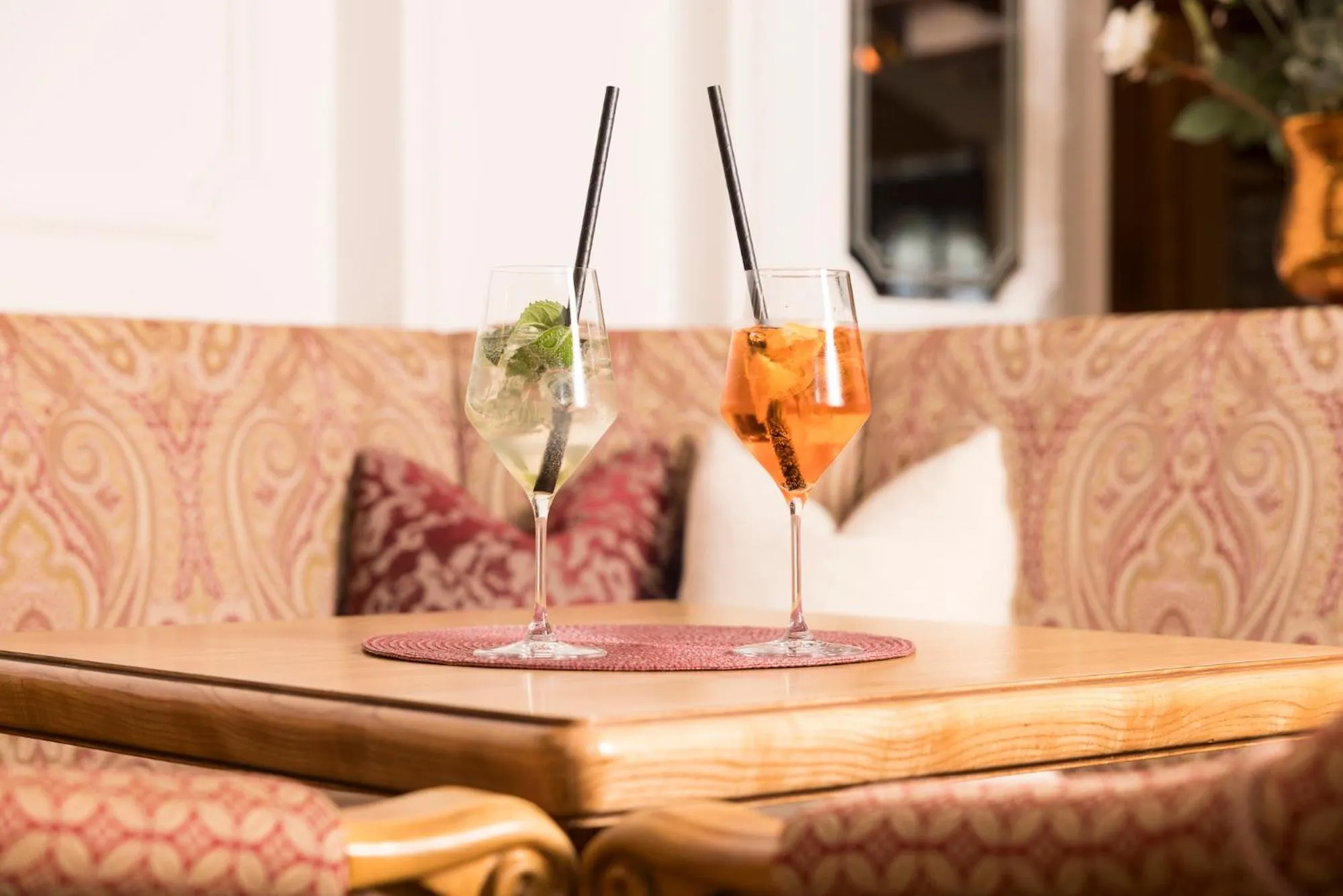 Lounge or bar in Hotel Silberberger - Wildschönau