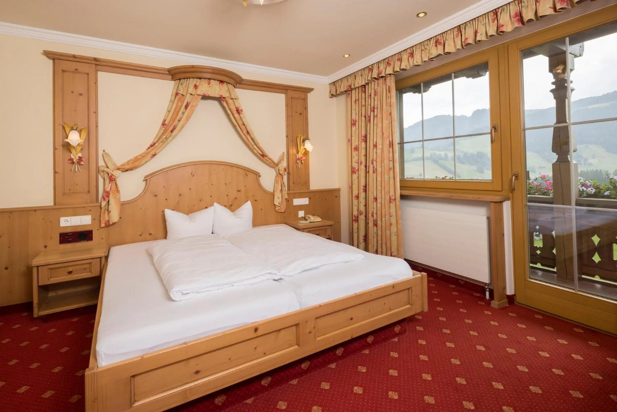 Bed in Hotel Silberberger - Wildschönau