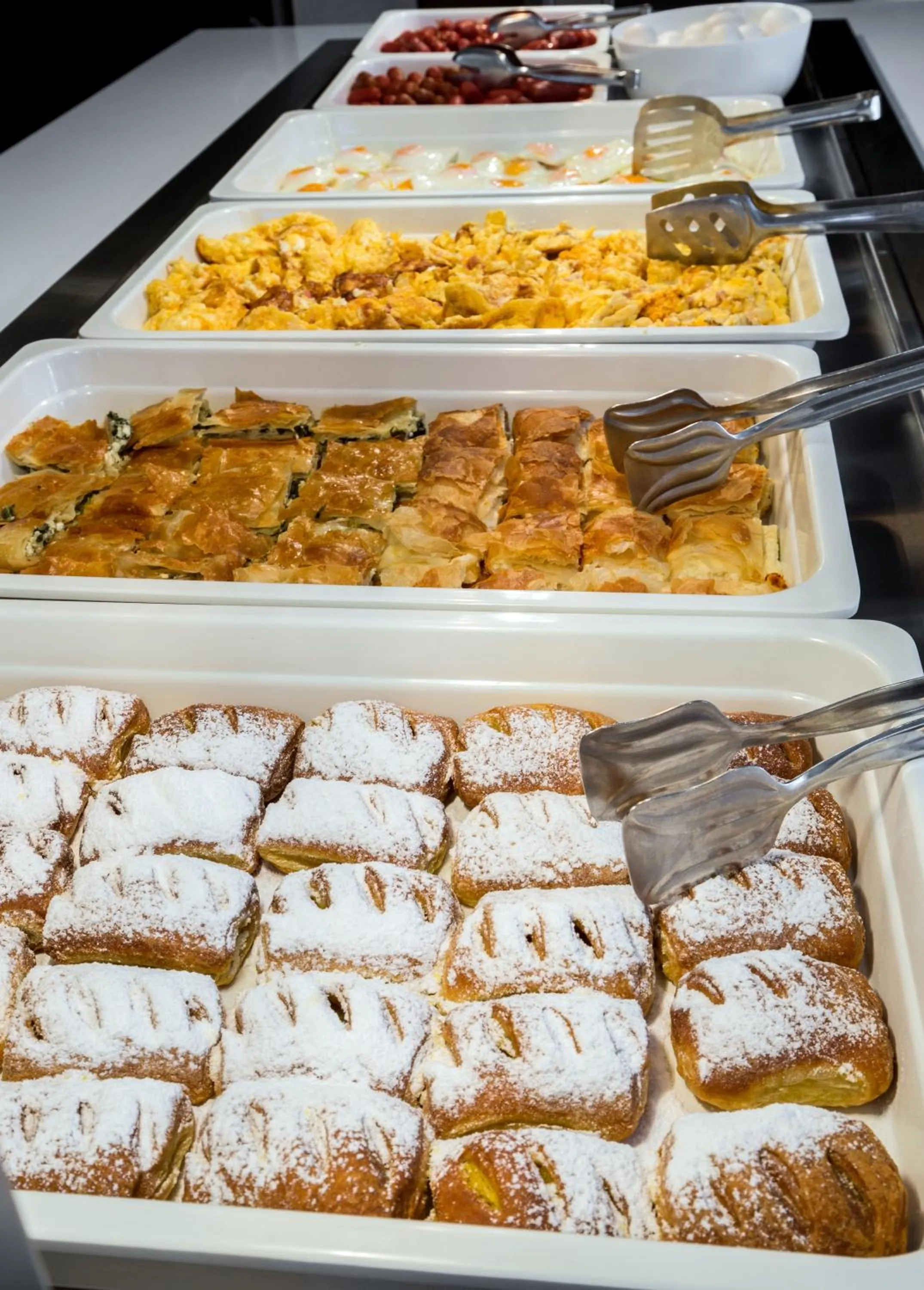 Buffet breakfast in Hotel Potos