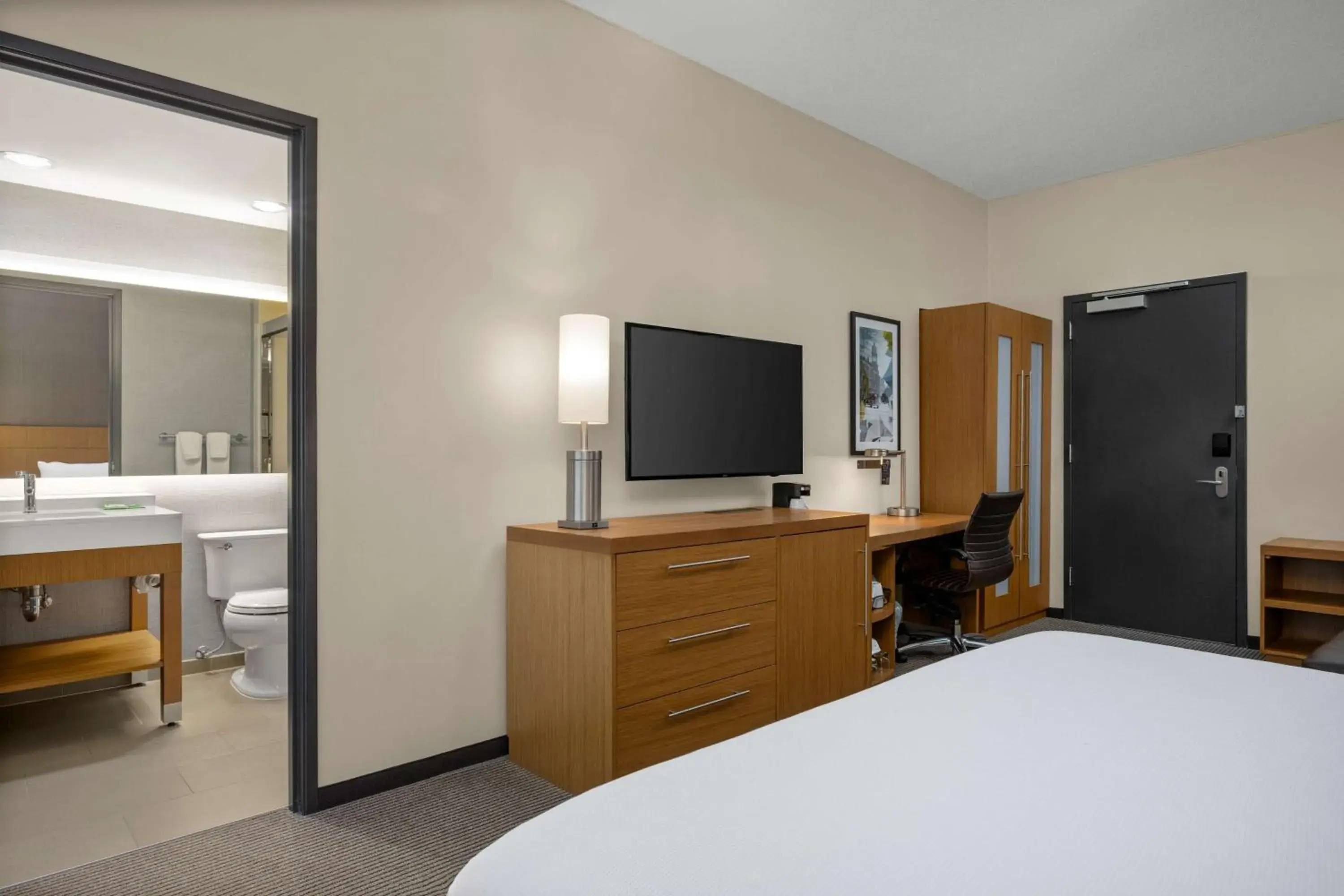 Bedroom, Bed in Hyatt Place Iowa City Downtown Bedroom, Bed in Hyatt Place Iowa City Downtown