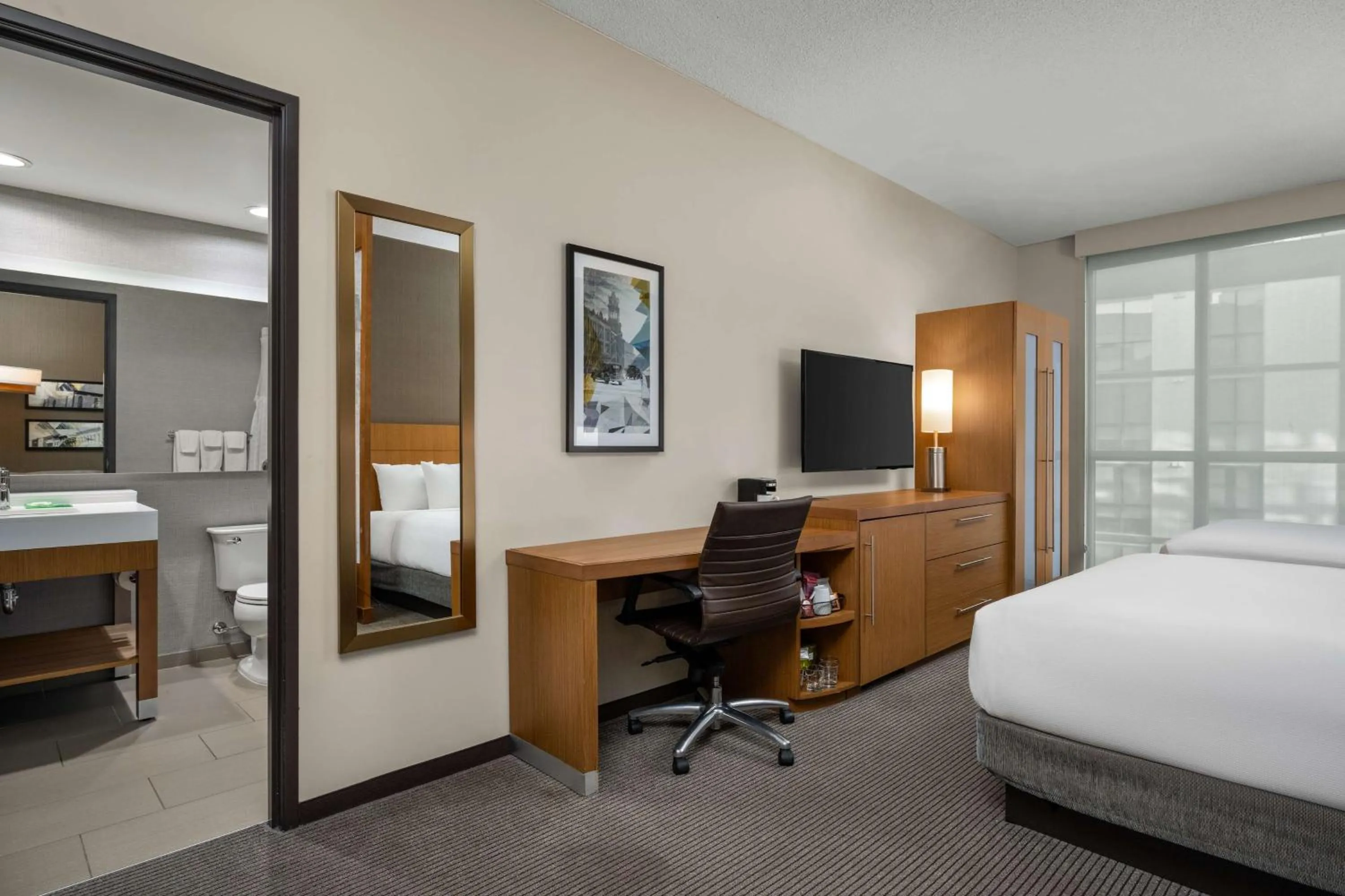 Bedroom, Bed in Hyatt Place Iowa City Downtown