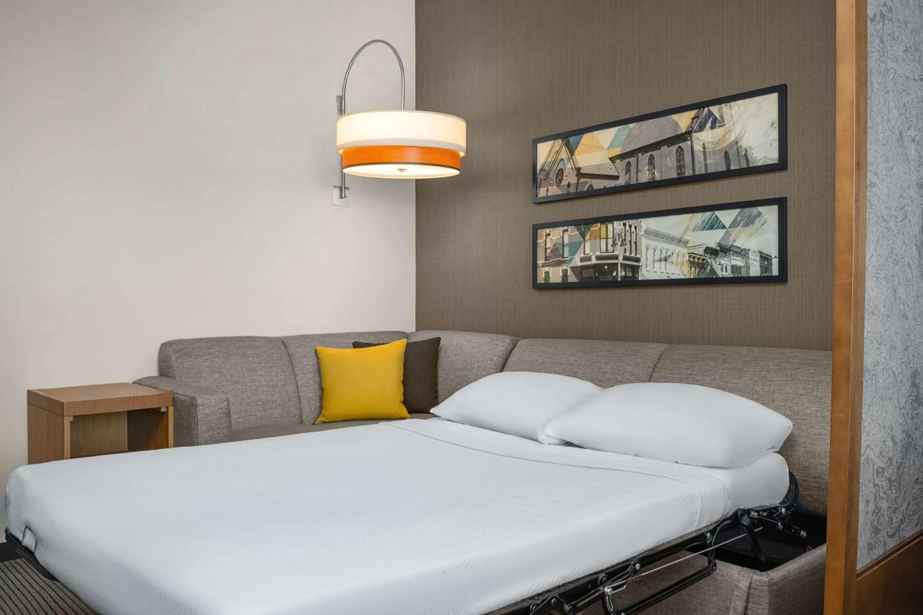 Bedroom, Bed in Hyatt Place Iowa City Downtown