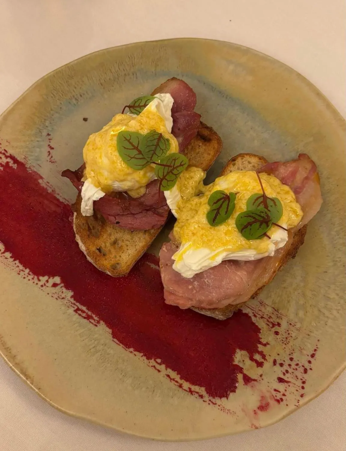 Breakfast in Thomas Arms Hotel