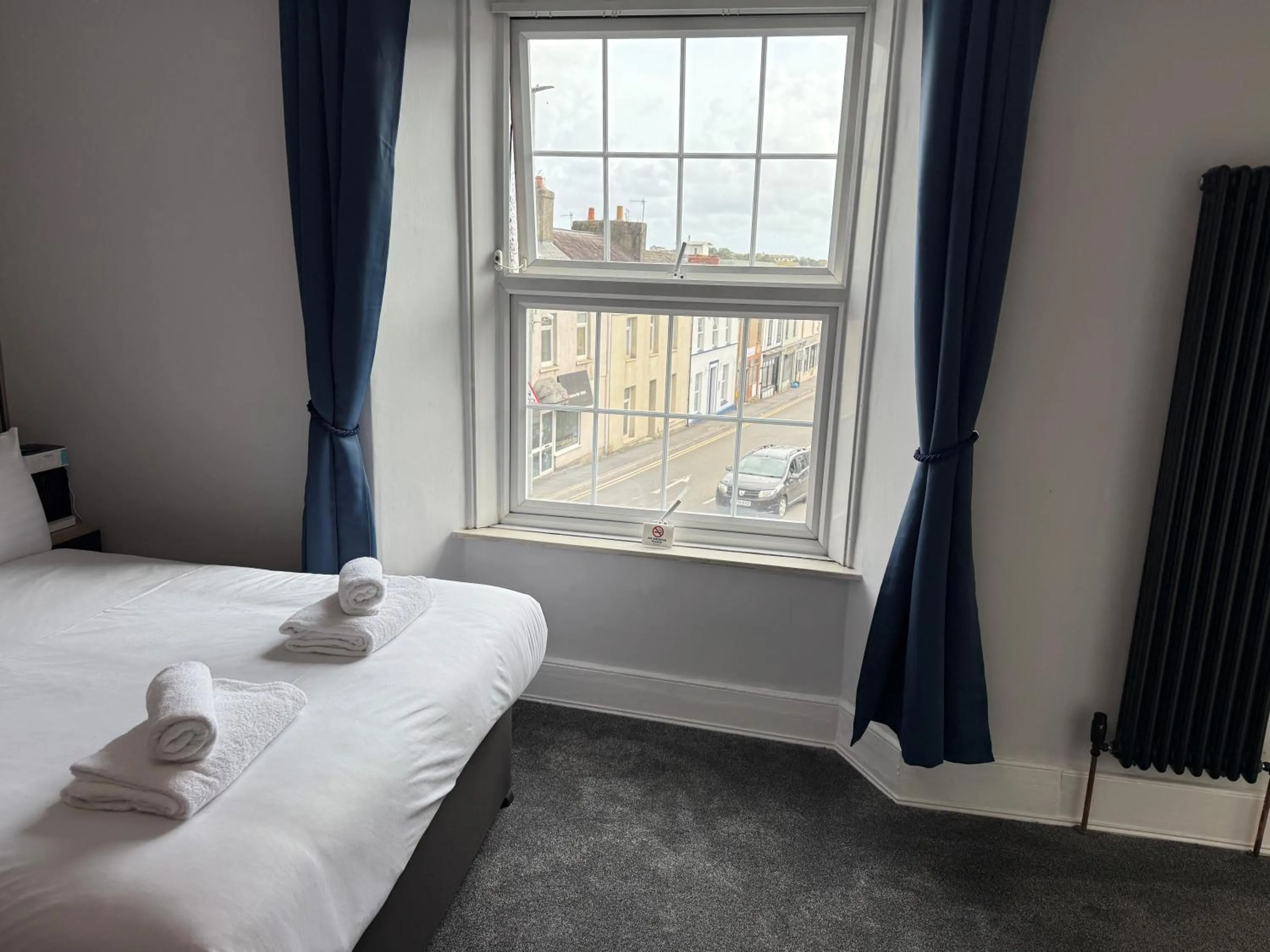 Bed in Thomas Arms Hotel