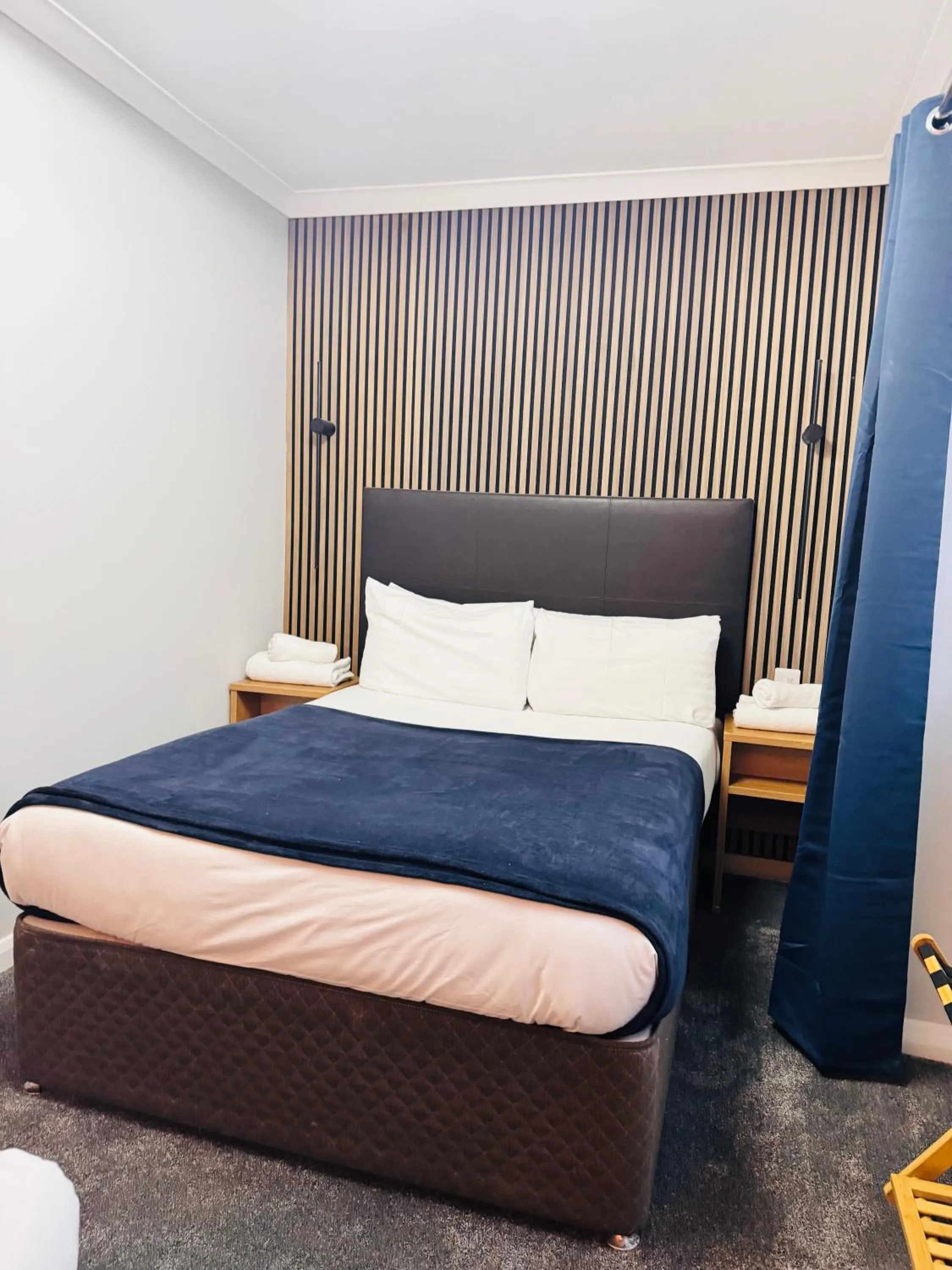 Bed in Thomas Arms Hotel