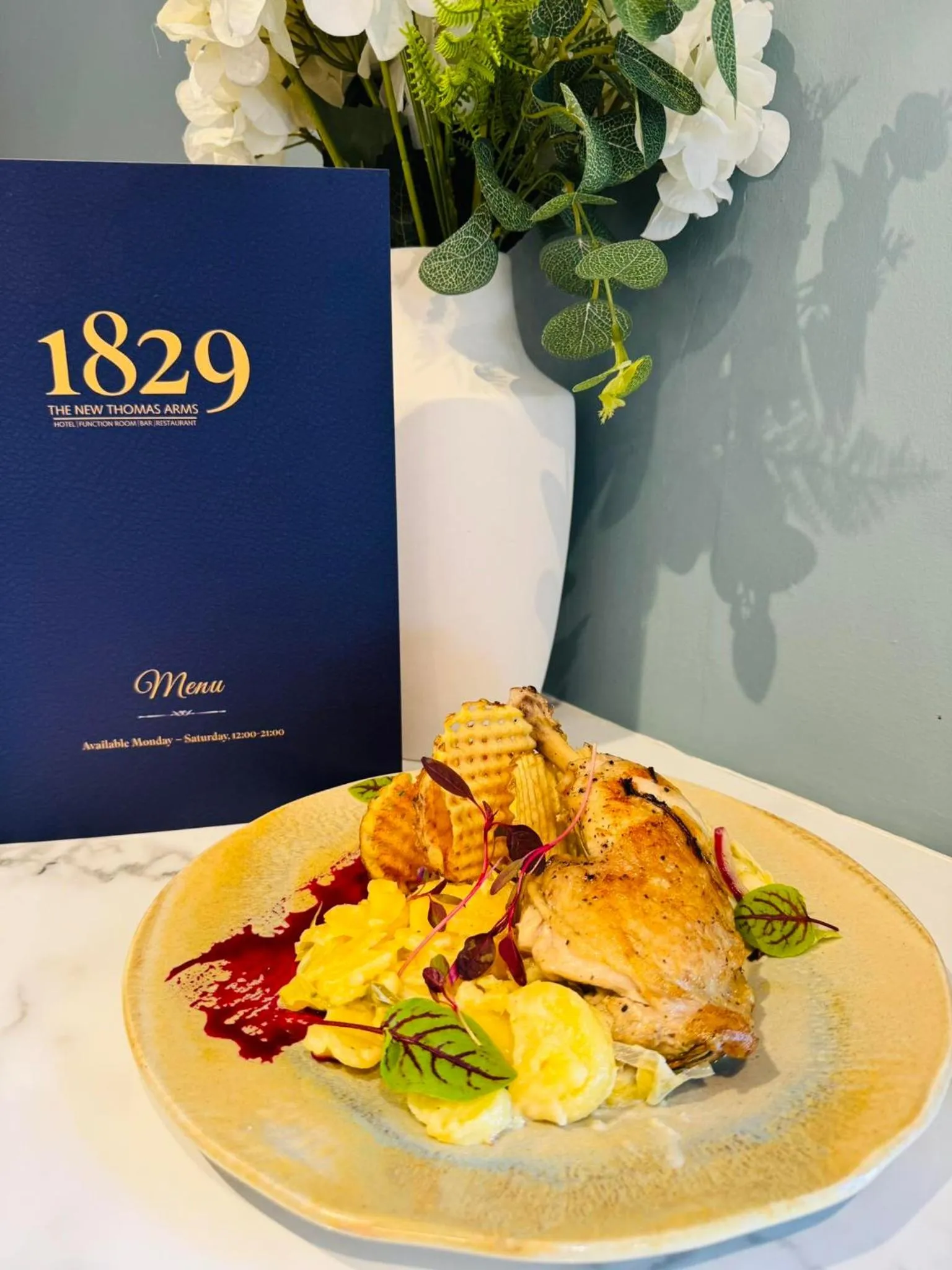 Food and drinks in Thomas Arms Hotel