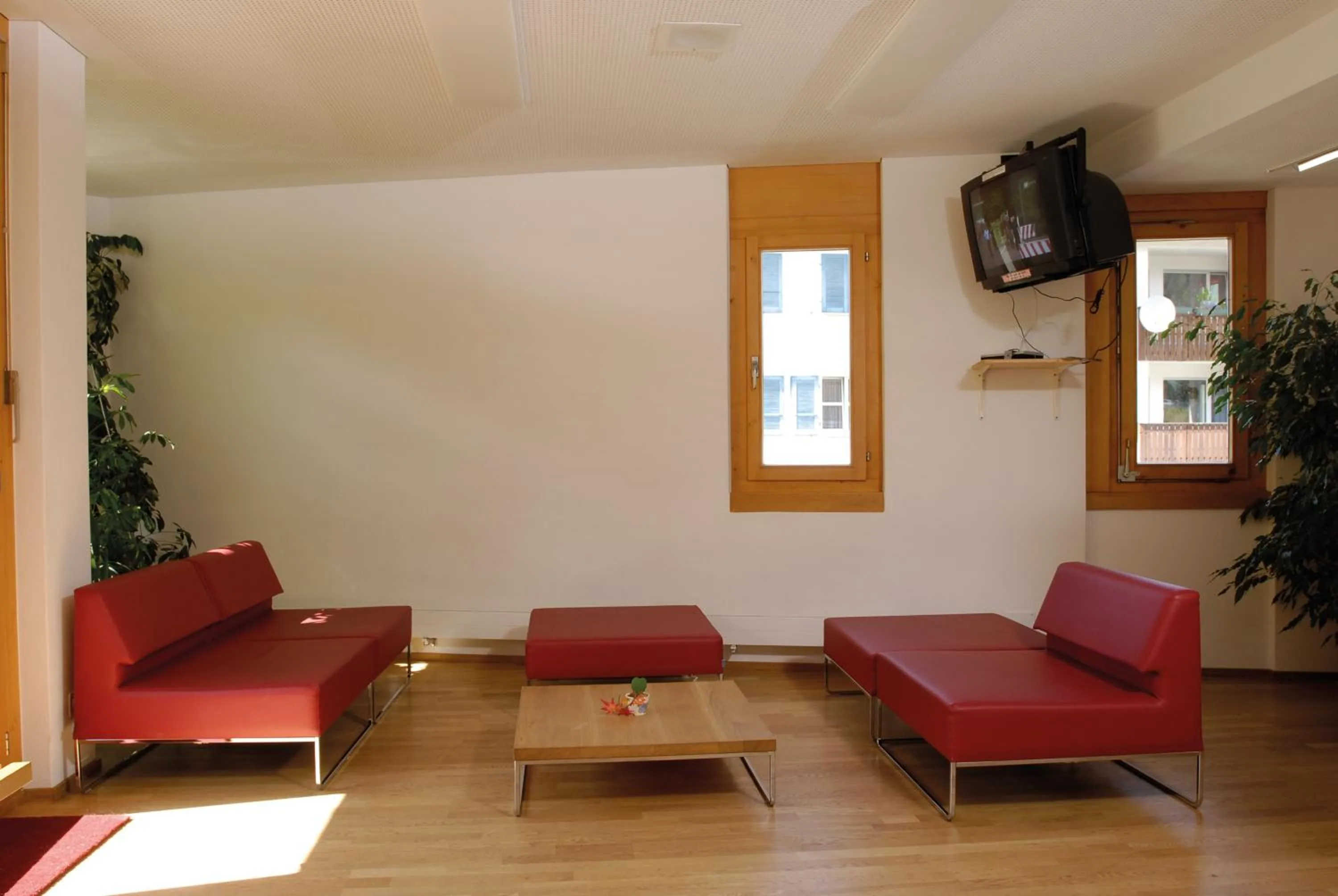 TV and multimedia in Pontresina Youth Hostel
