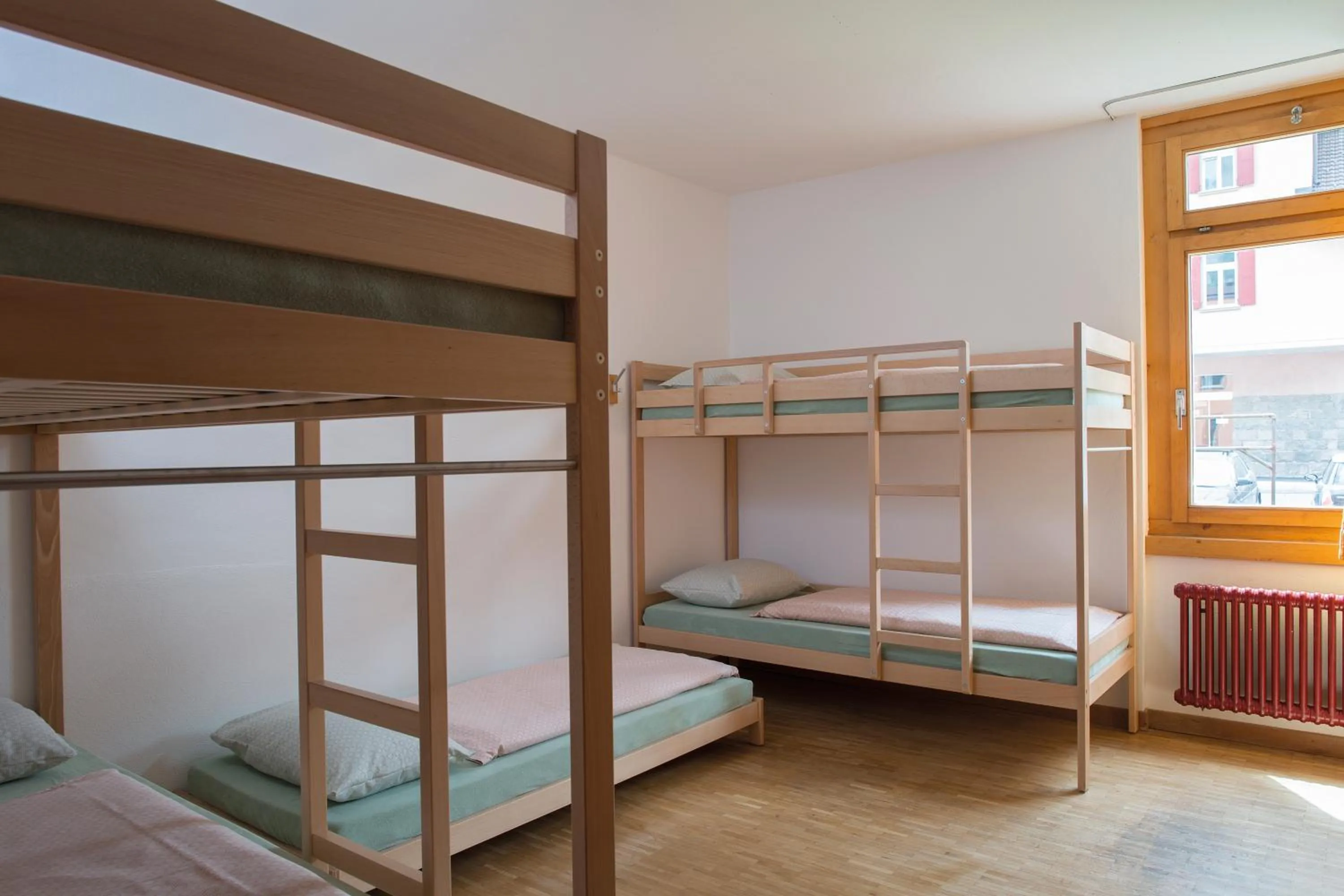 Photo of the whole room, Bed in Pontresina Youth Hostel