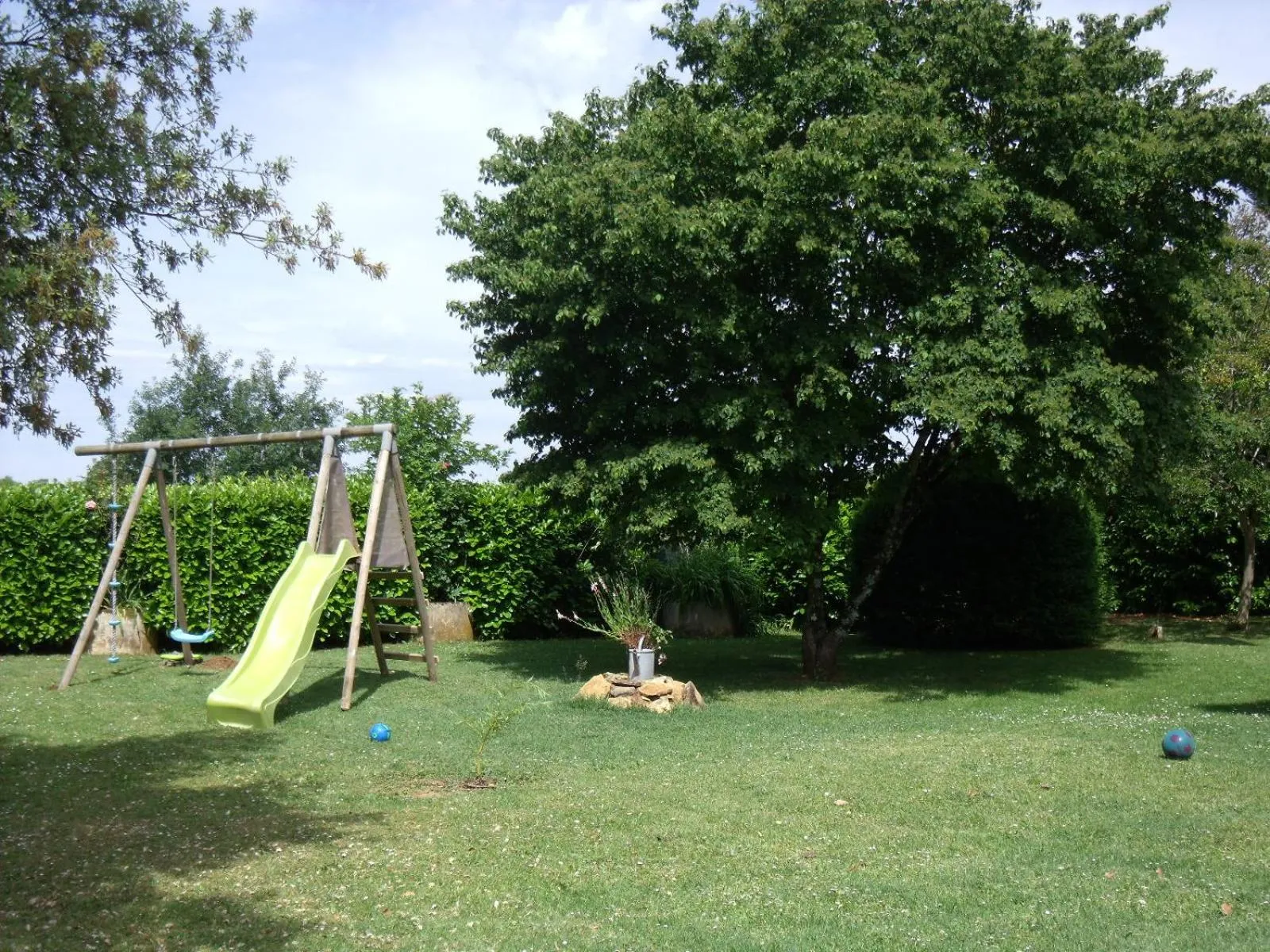 Children play ground in Logis Hôtel Restaurant La Borie